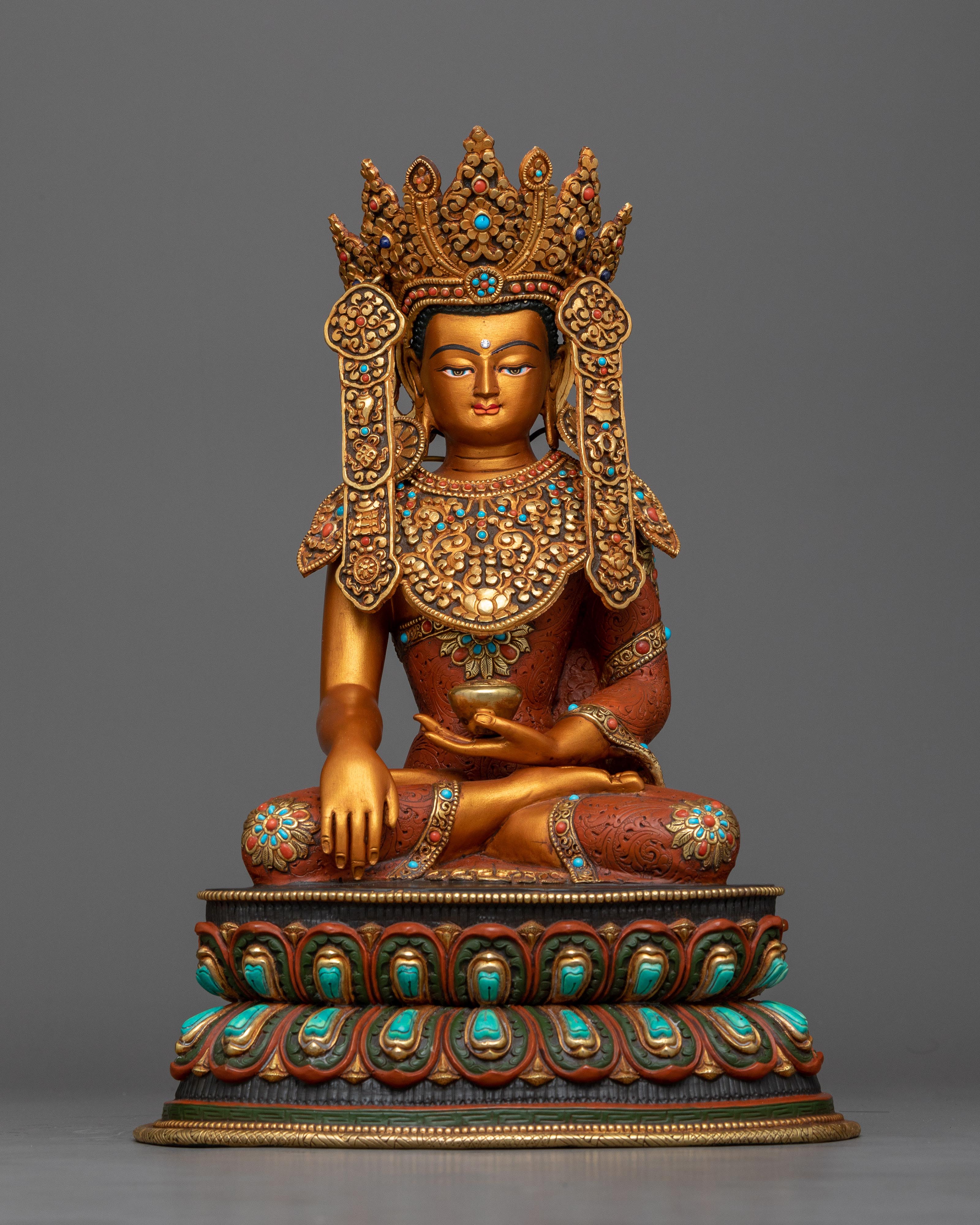 crown-buddha-shakyamuni-seated-in-meditation