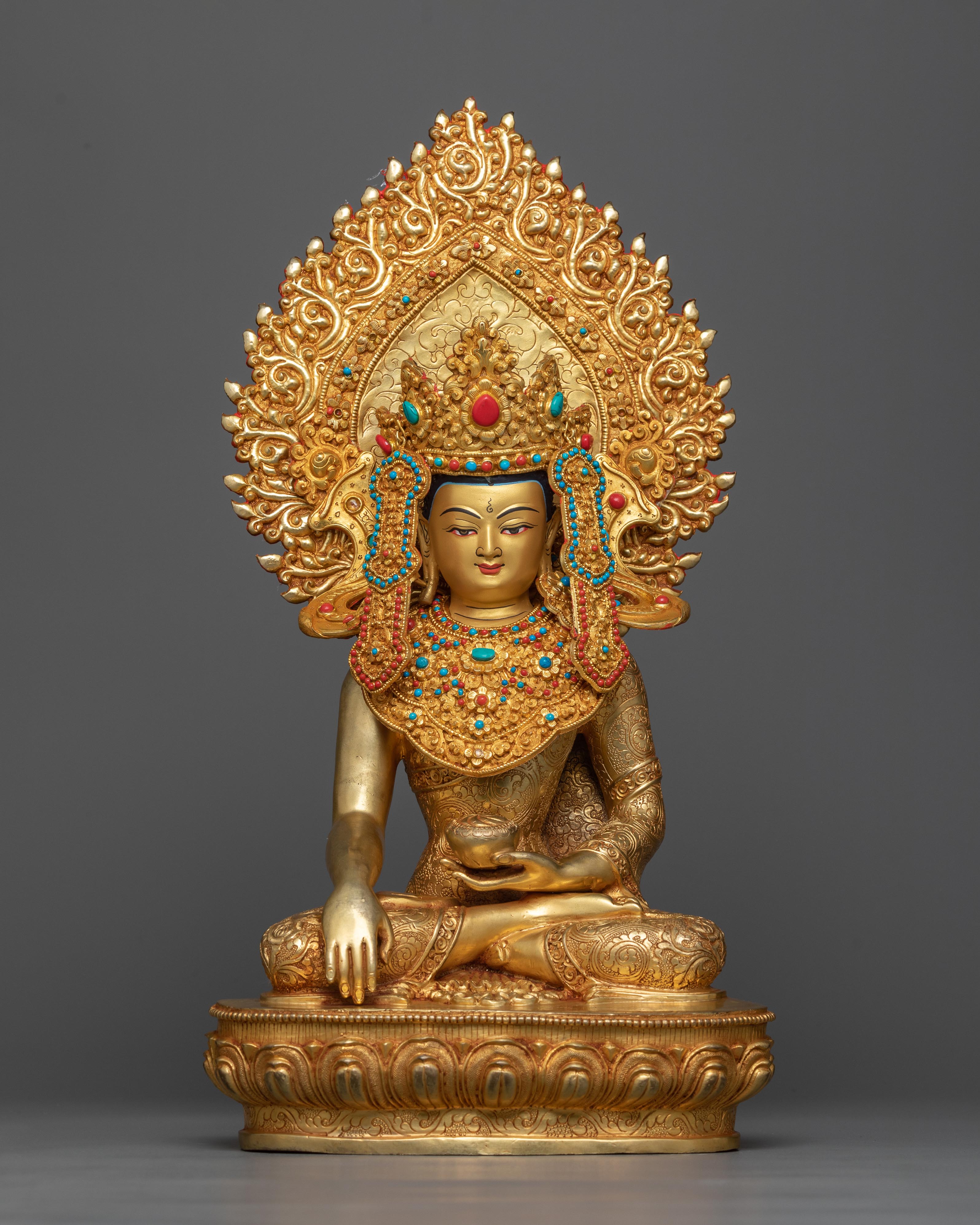 crown-buddha-shakyamuni-statue