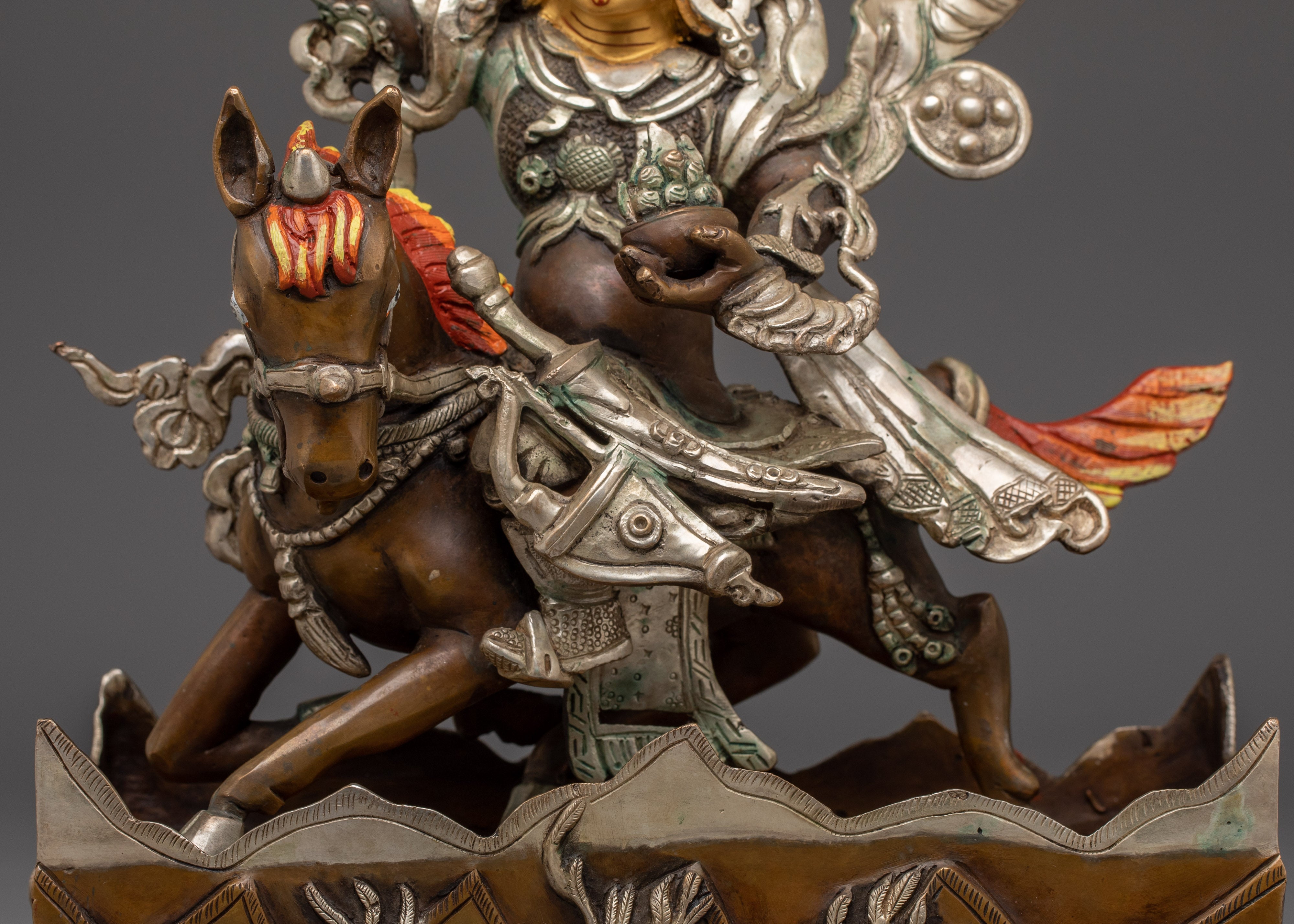King Gesar Statue | The son of Supreme God Indira