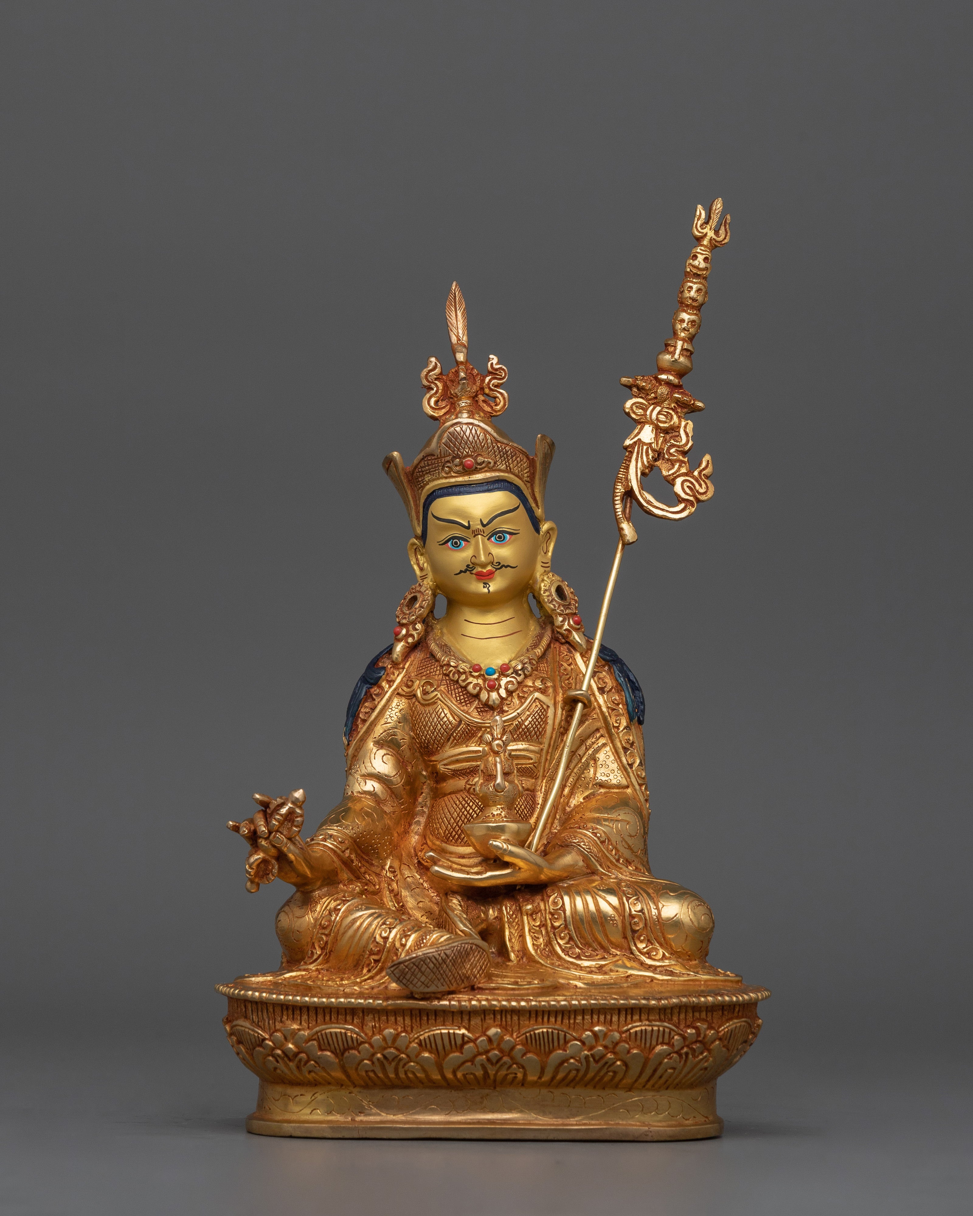 himalayan-figurine-of-guru-rinpoche
