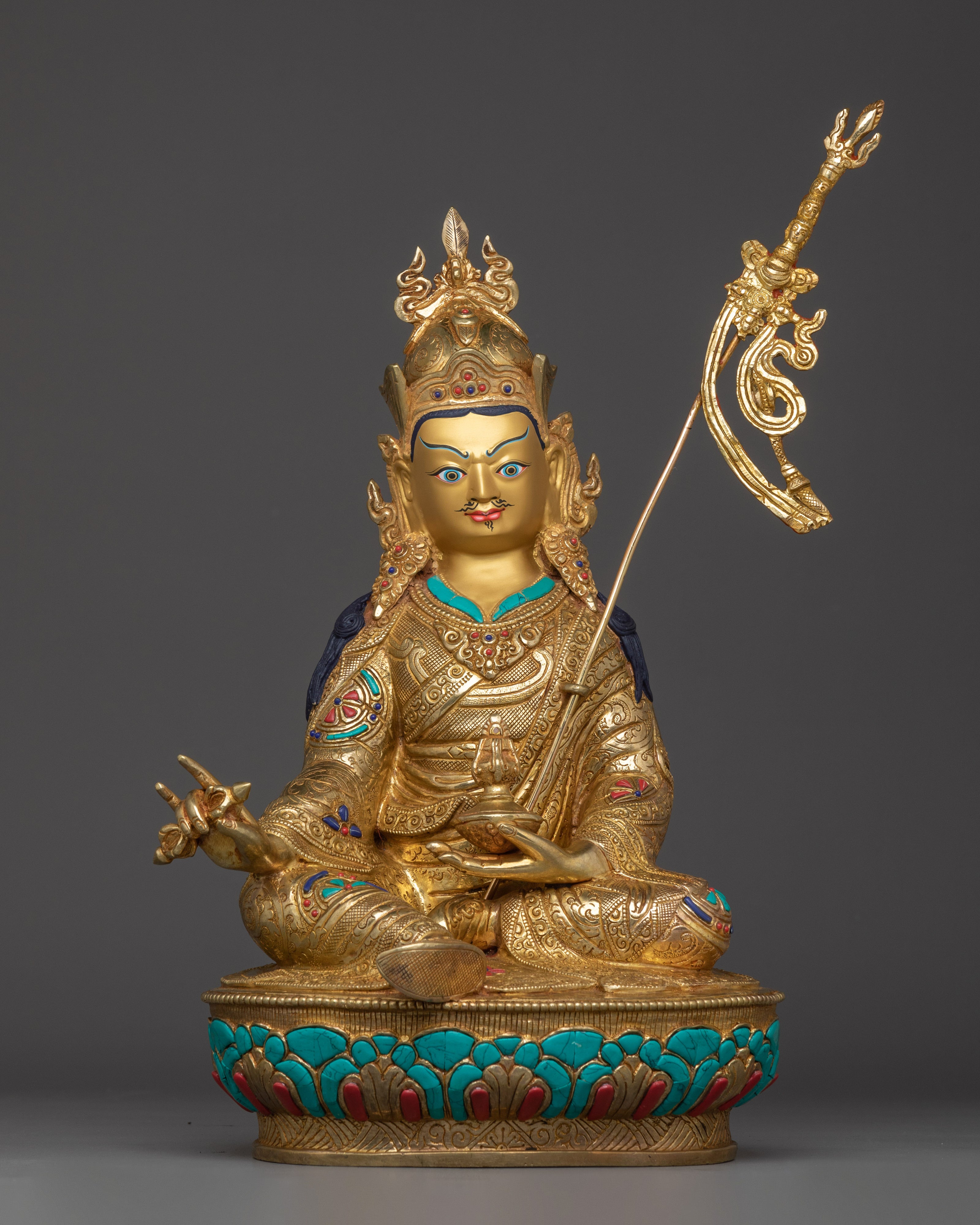 guru-rinpoche-tantric-master-statue