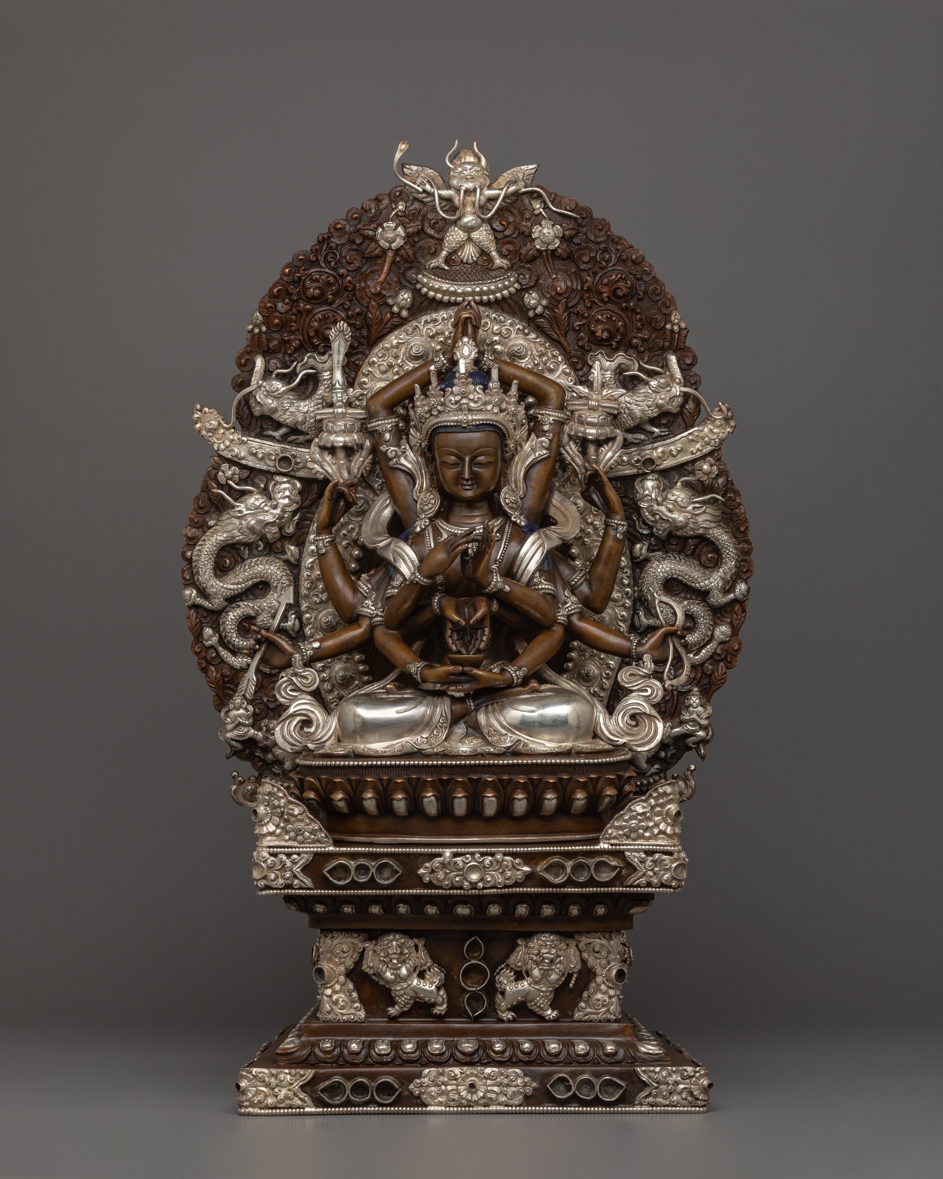 sclupture-of-namasangati-with-throne