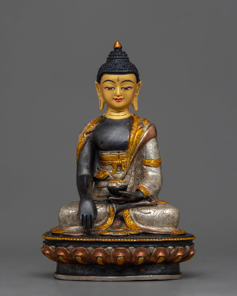 Shakyamuni Buddha seated in Meditation 