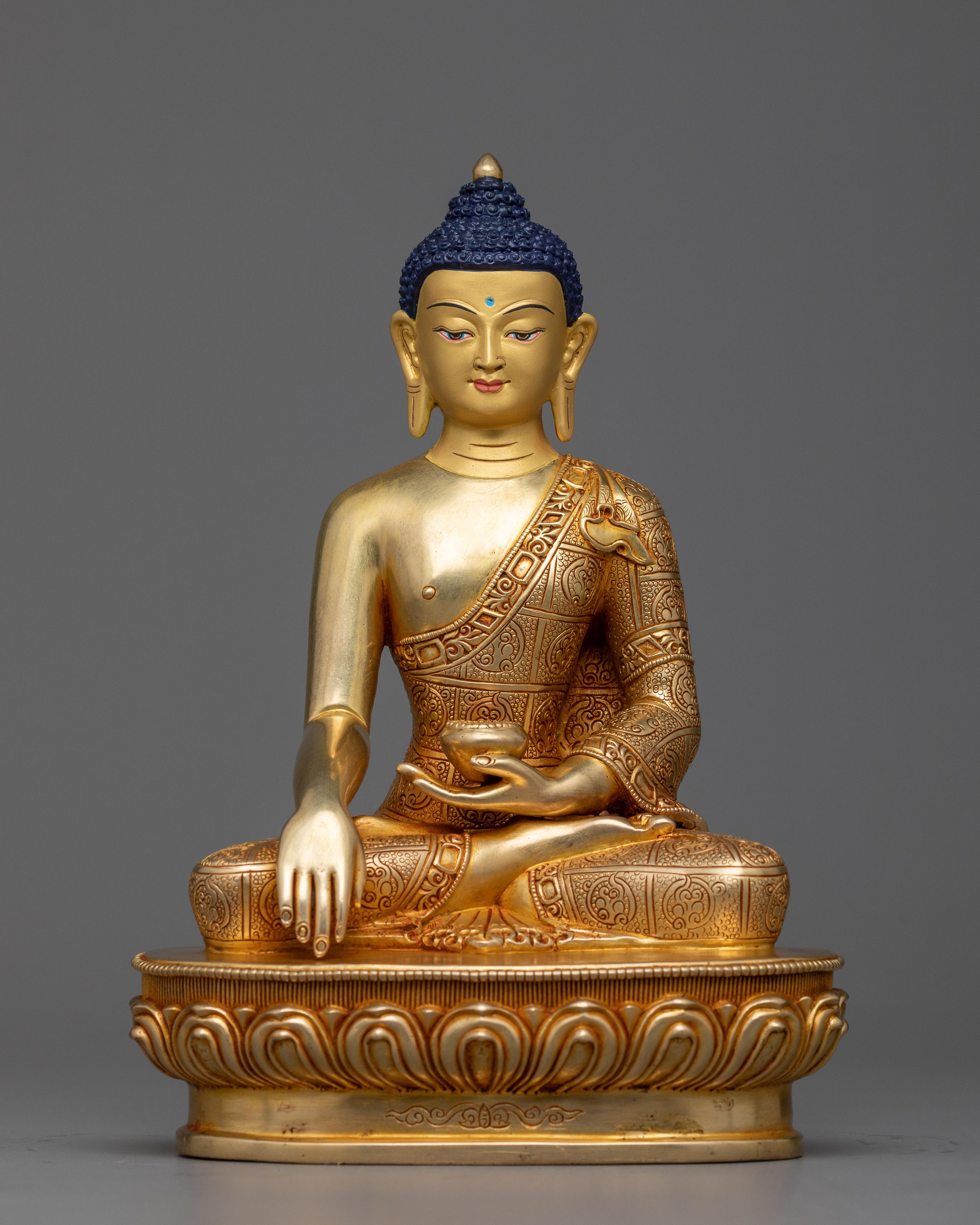 shakyamuni-buddha-golden sculpture