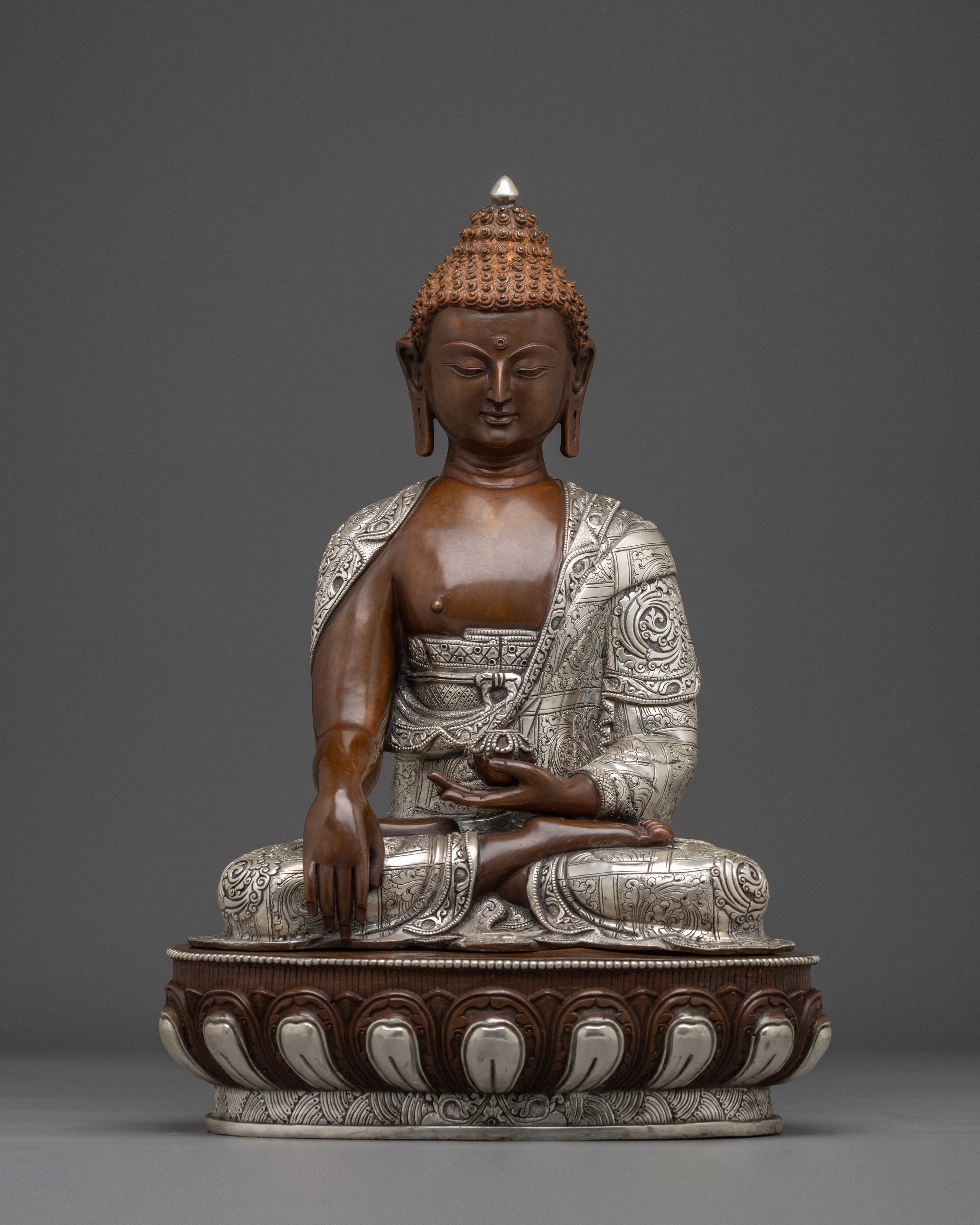 peaceful-presence-of-gautama-buddha