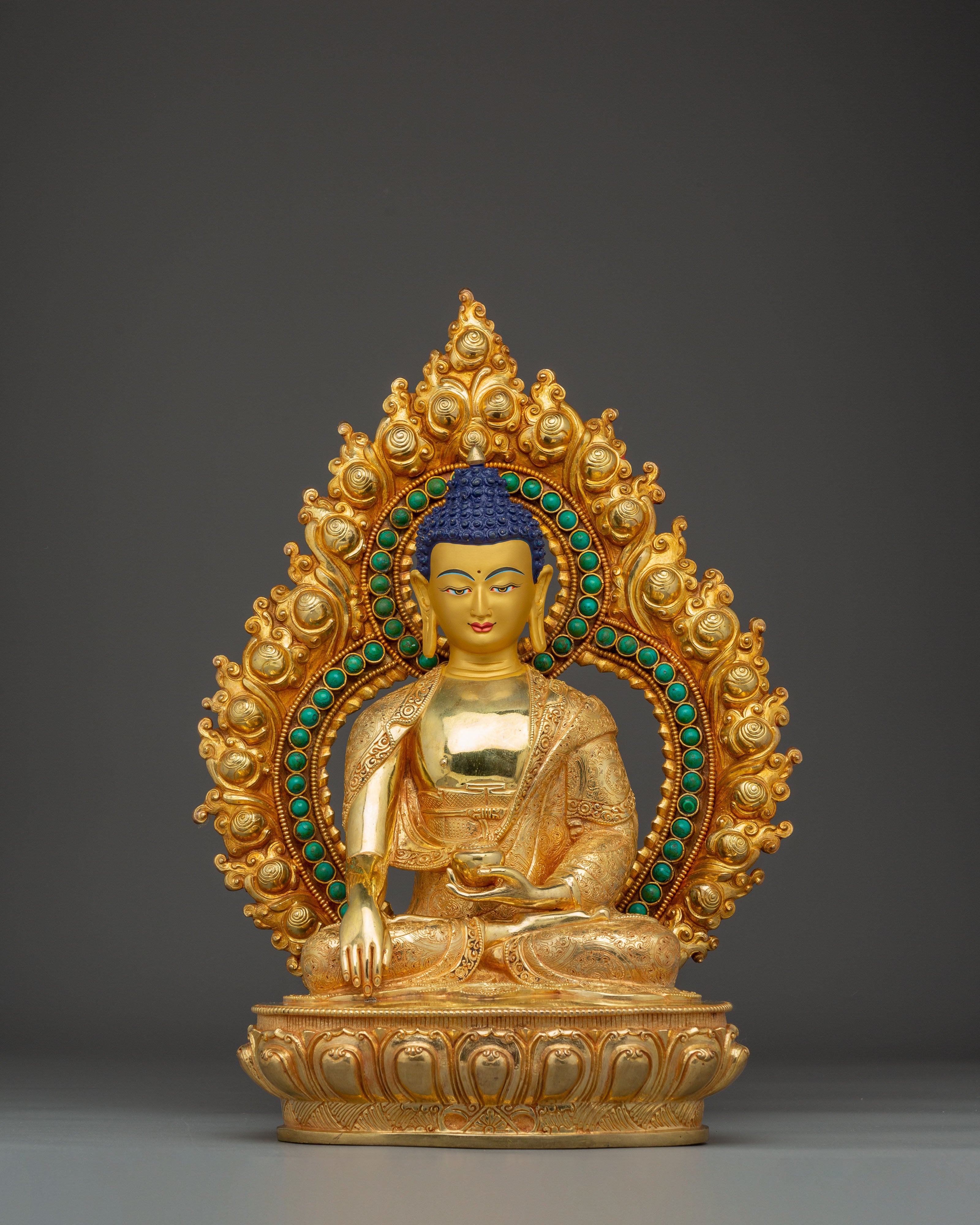 Statue of Buddha Shakyamuni 