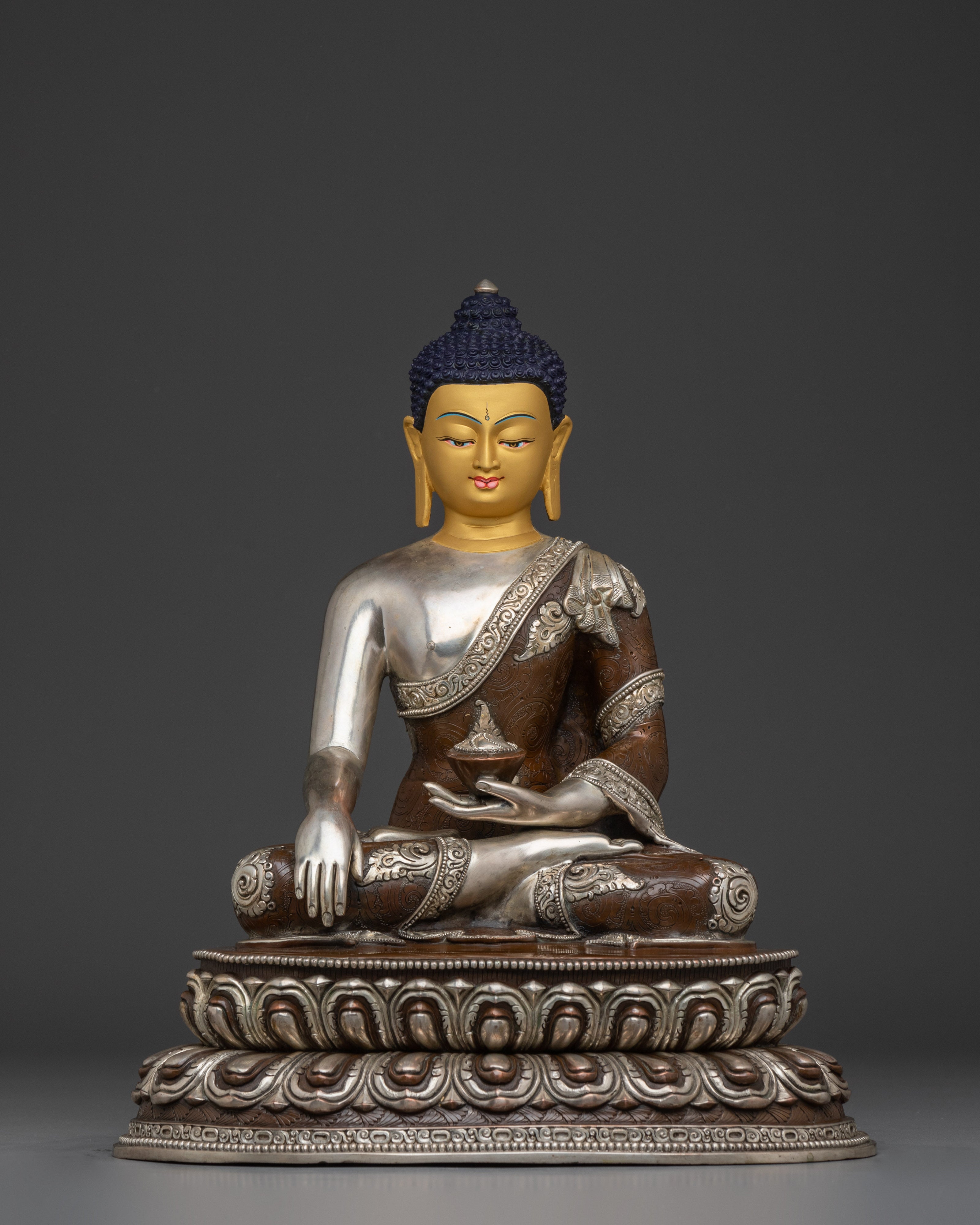 shakyamuni-buddha-with-silver-carings