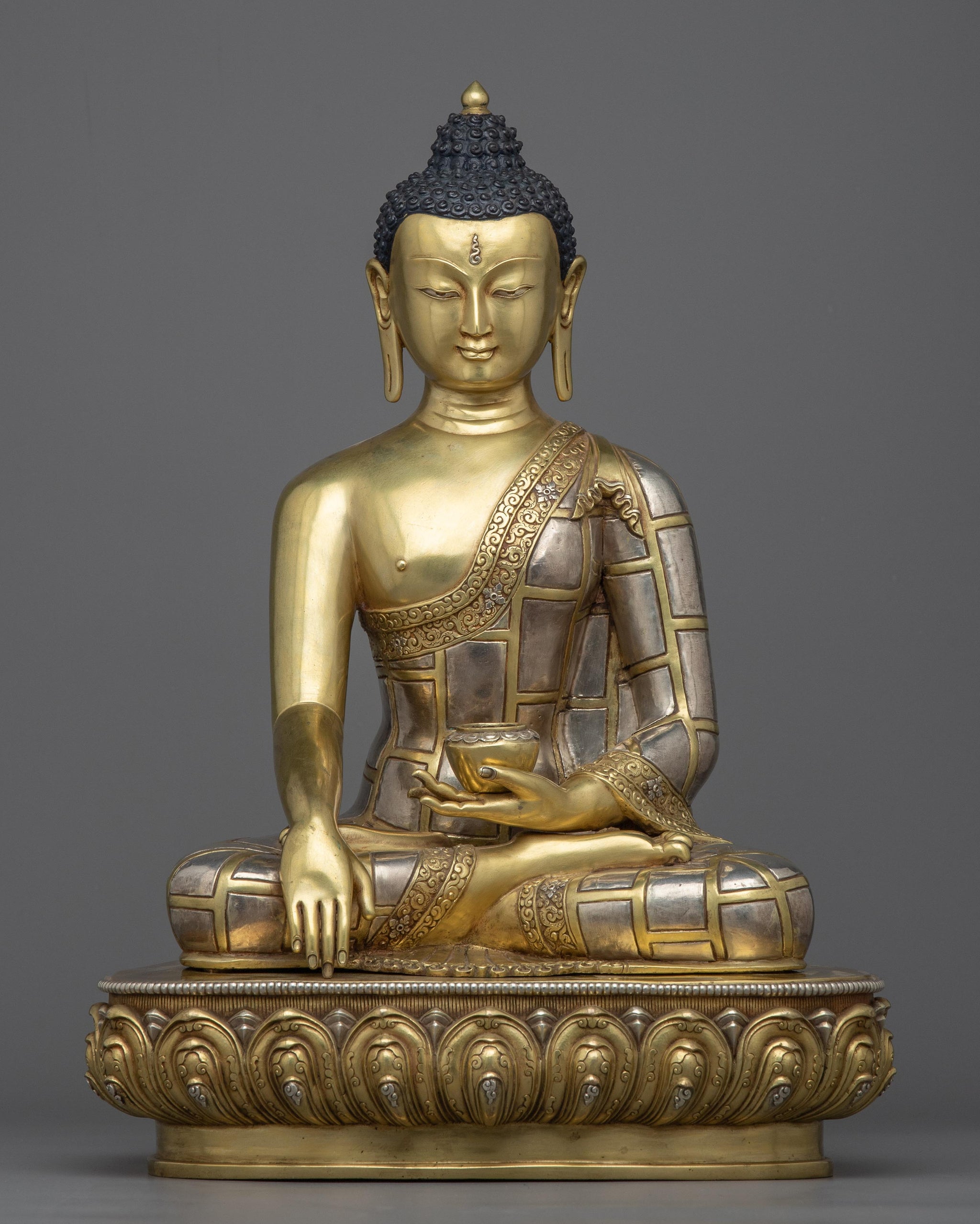 Buda Real Gautama Buddha Real Silver Statue | Experience Tranquility