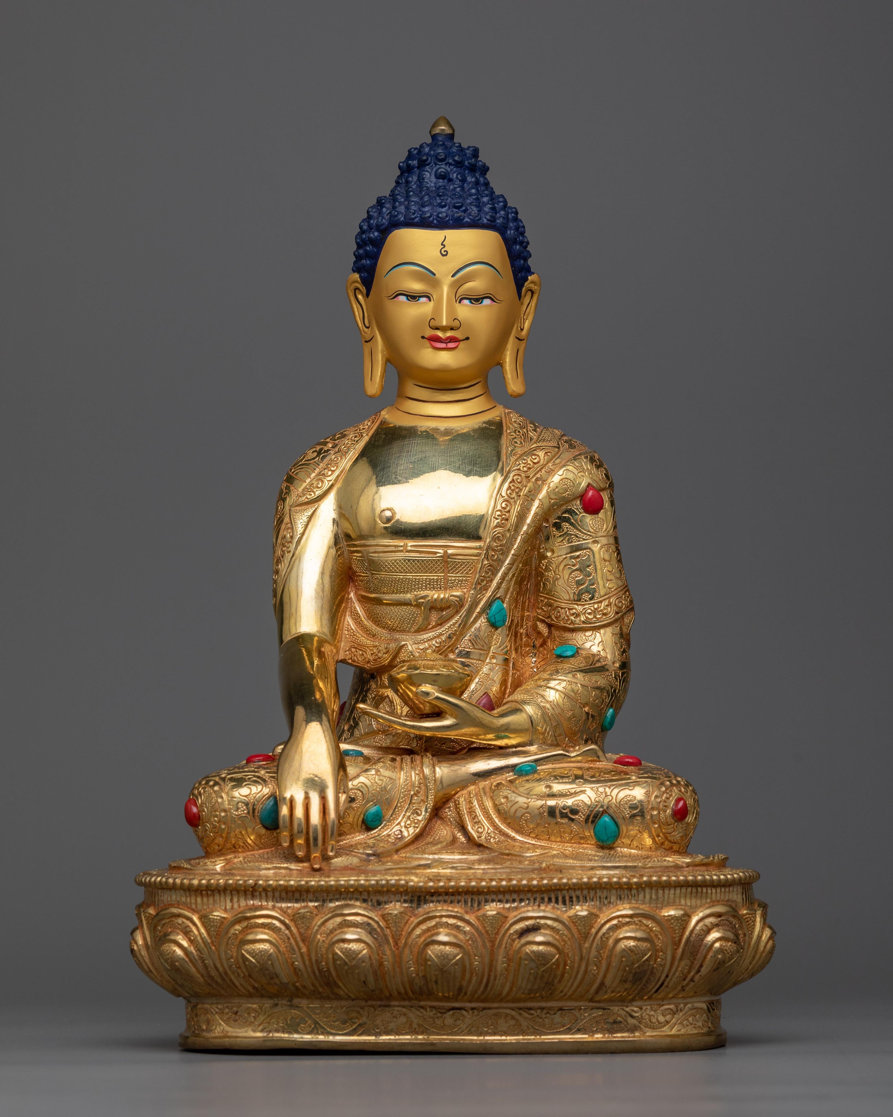 Buddha Shakyamuni Golden Sculpture