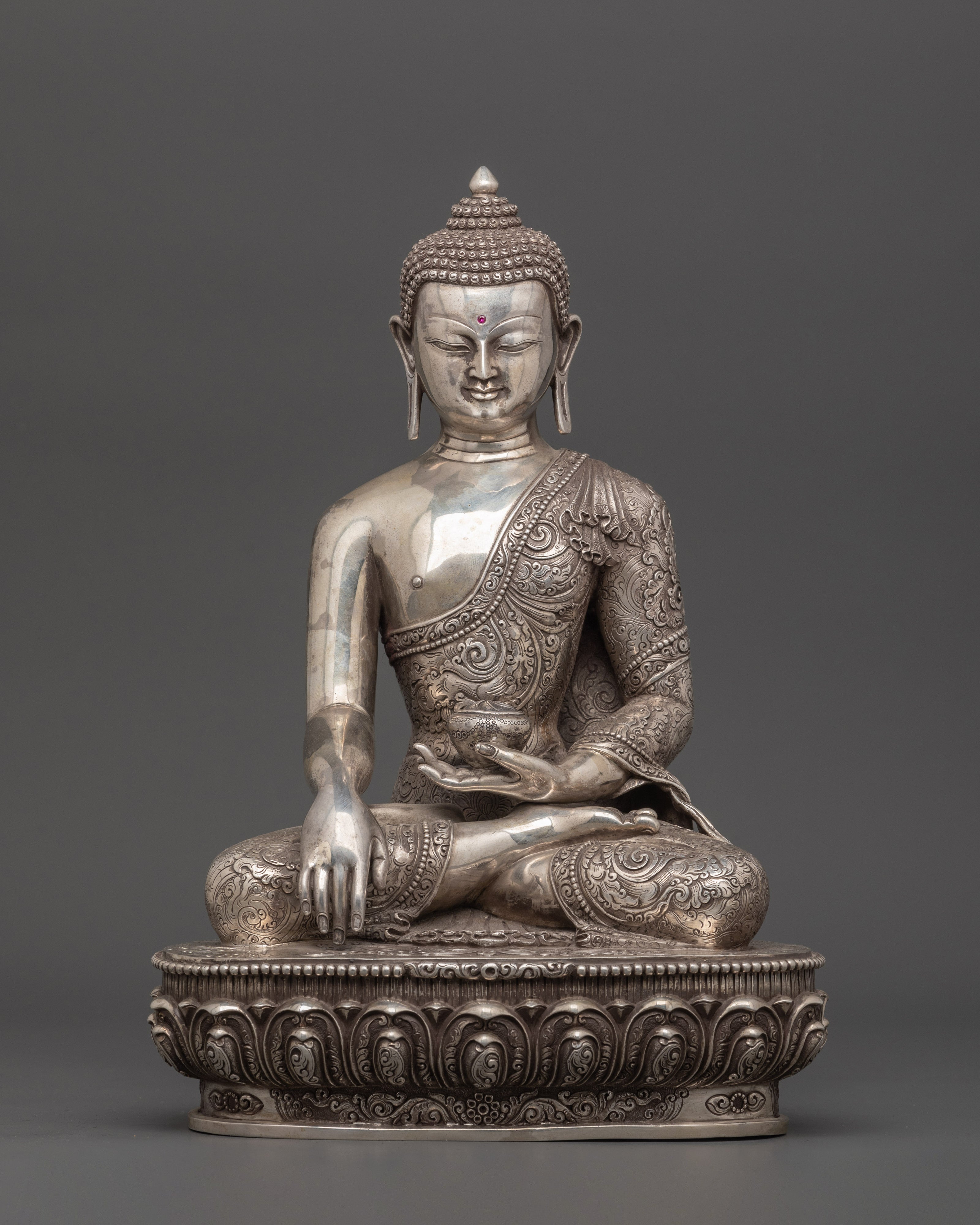 Traditional Buddhist Statue of Shakyamuni Buddha | The World-Honored One
