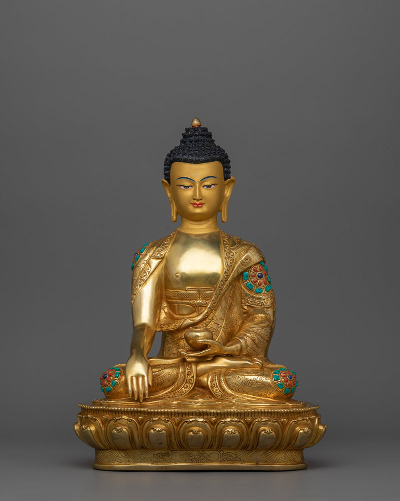 sculpture-of-enlightened-teacher-shakyamuni-buddha