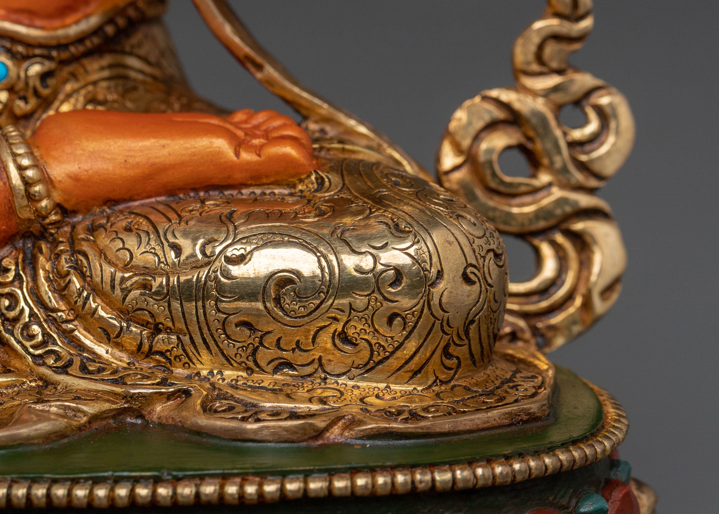 Manjushri Statue: Symbol of Wisdom & Enlightenment