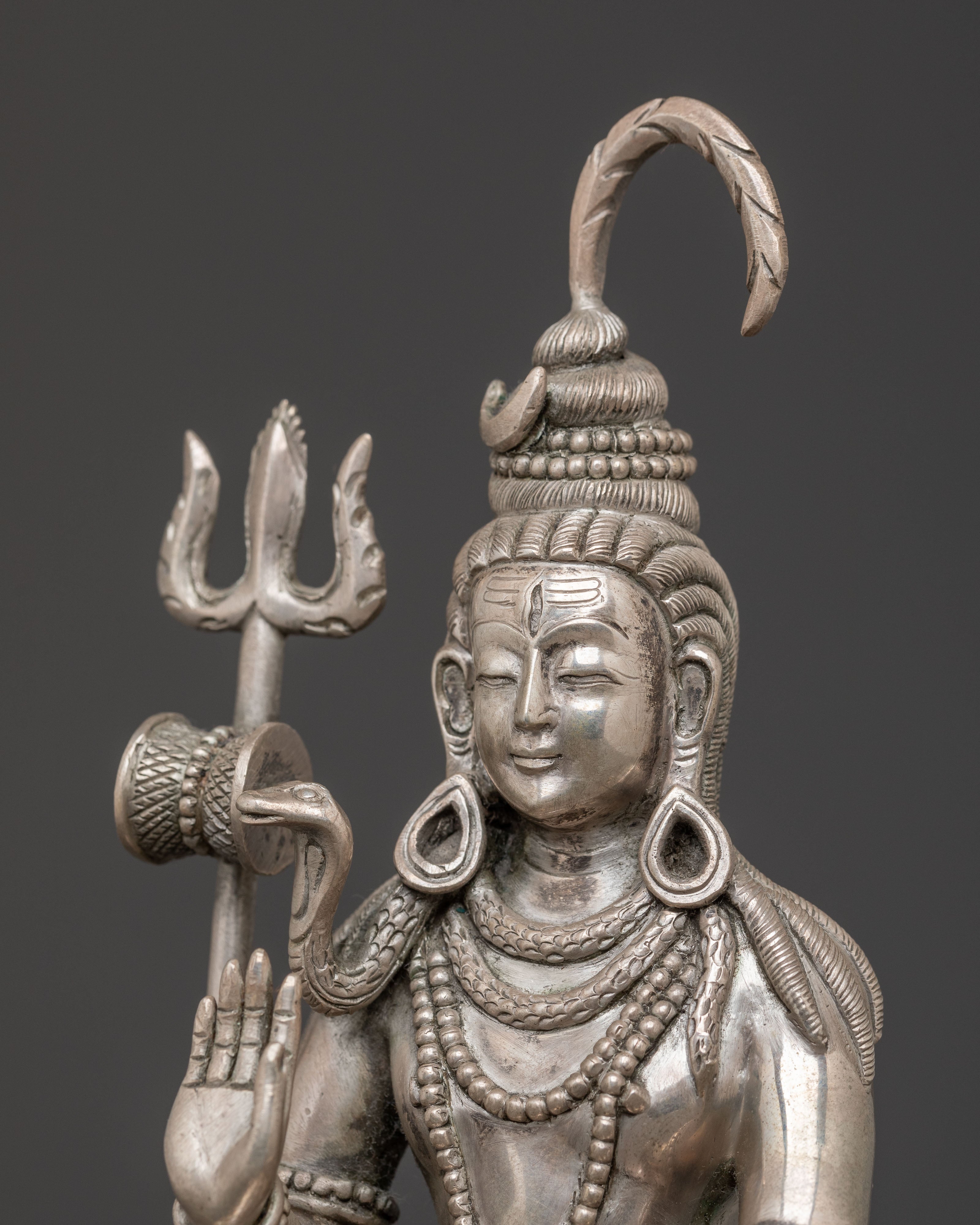 Shiva Meditation Statue – Exquisite Silver Artistry