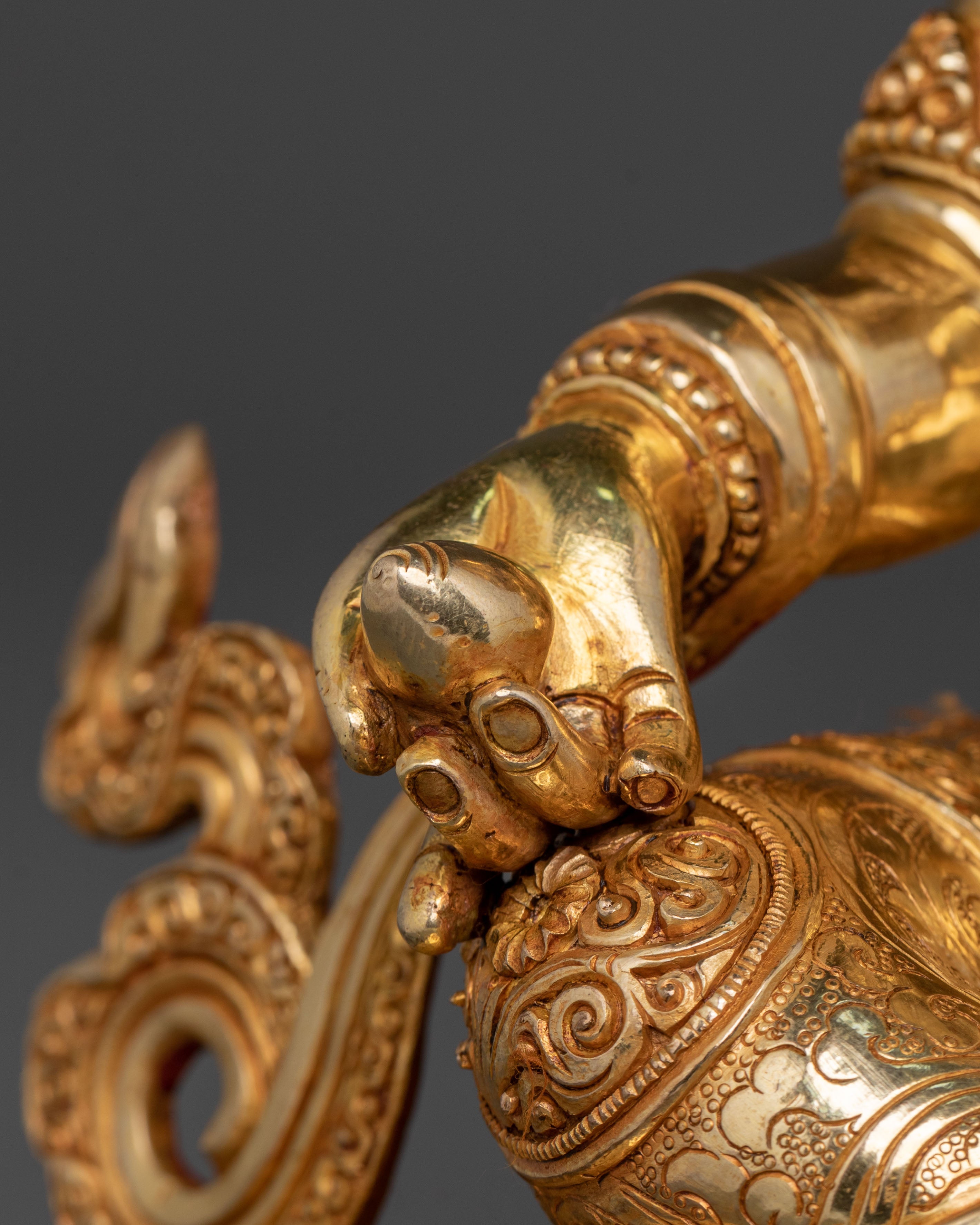 Dzambhala Statue: The Golden God of Wealth