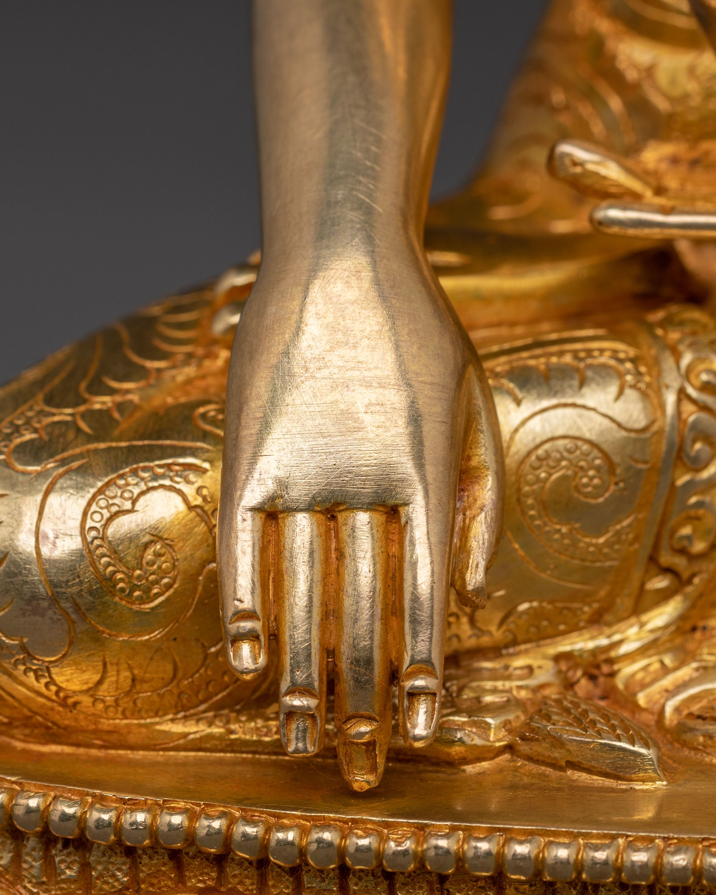 Shakyamuni Buddha Statue Boundless Compassion – 24K Gold Gilded