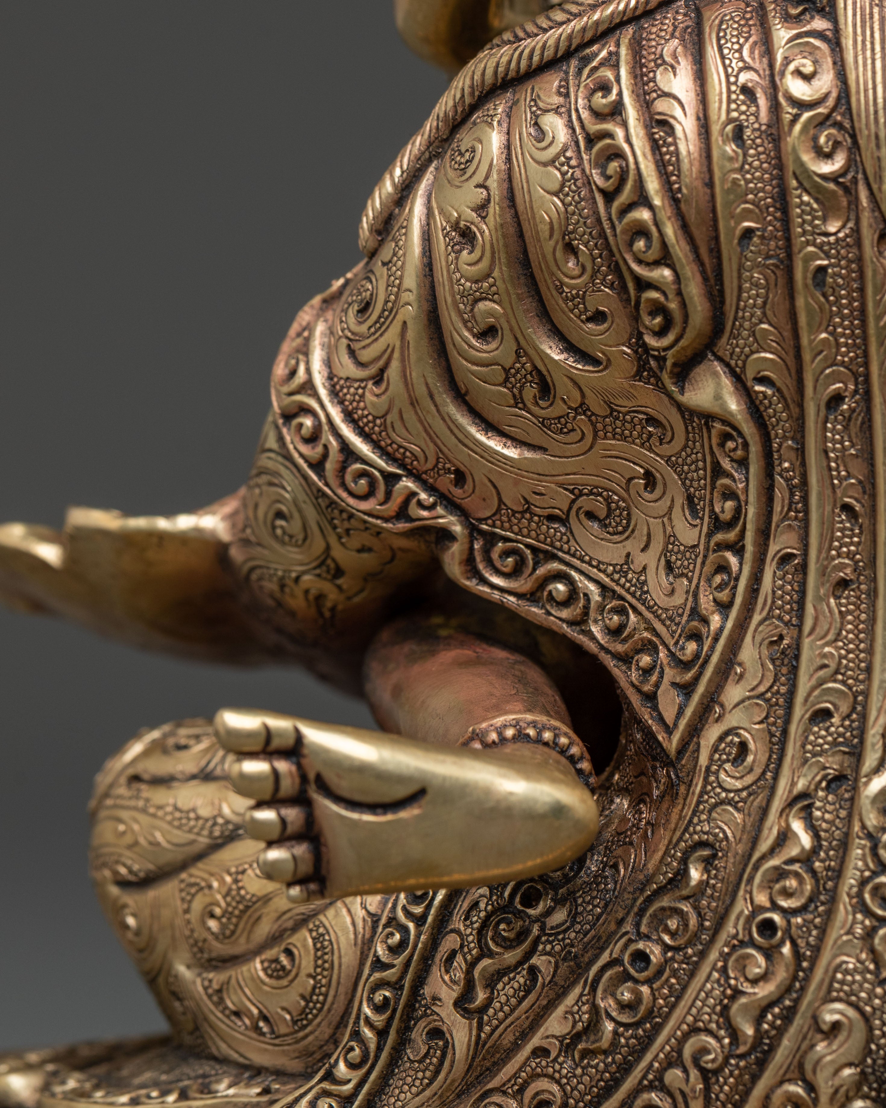 Handcrafted Padmasambhava Statue: Spiritual Teaching