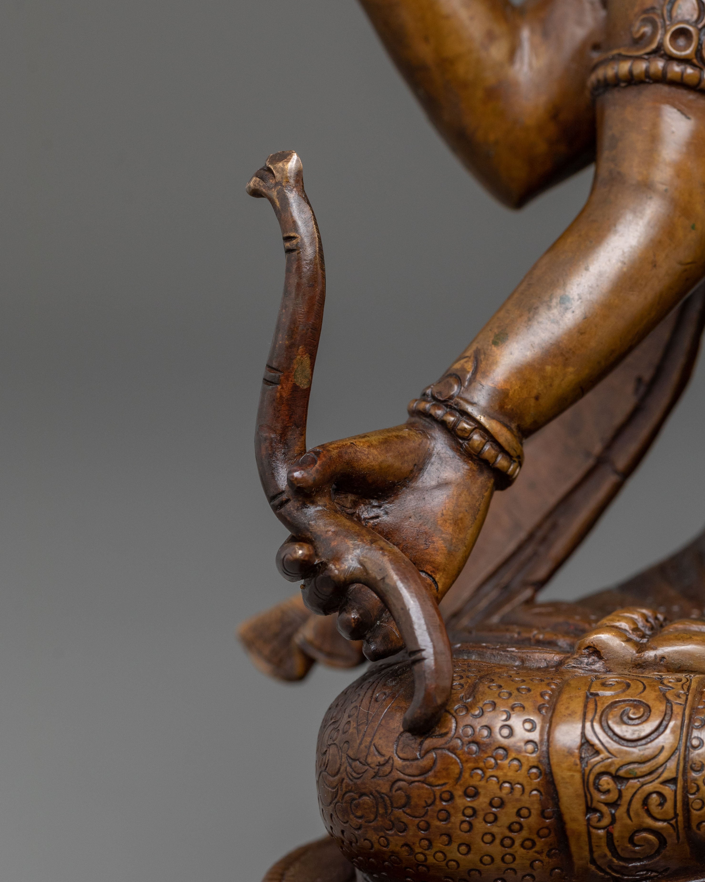 Handcrafted Maha Manjushri Wisdom Statue: Bodhisattva of Wisdom