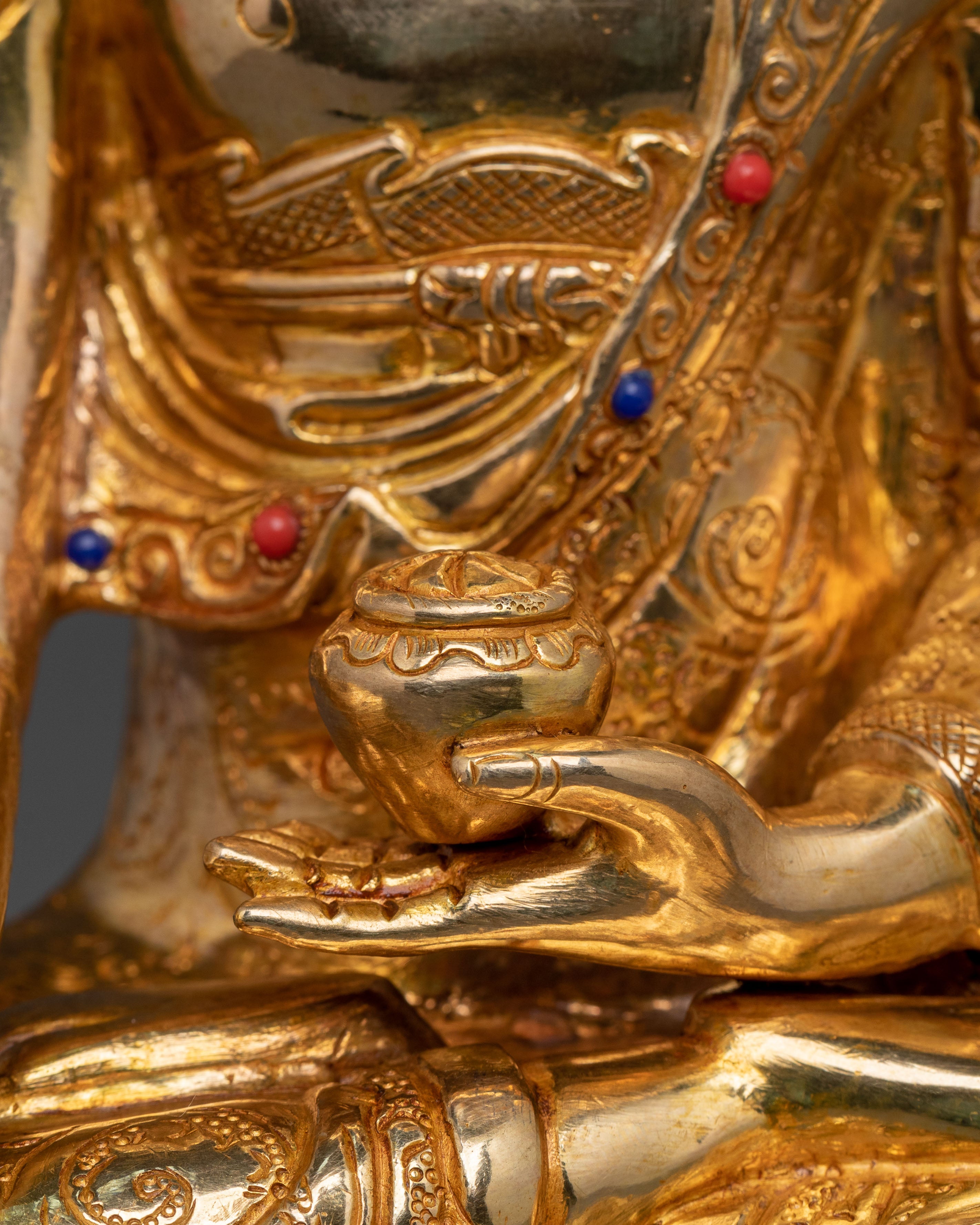 Shakyamuni Buddha Spiritual Statue: Enlightened Serenity