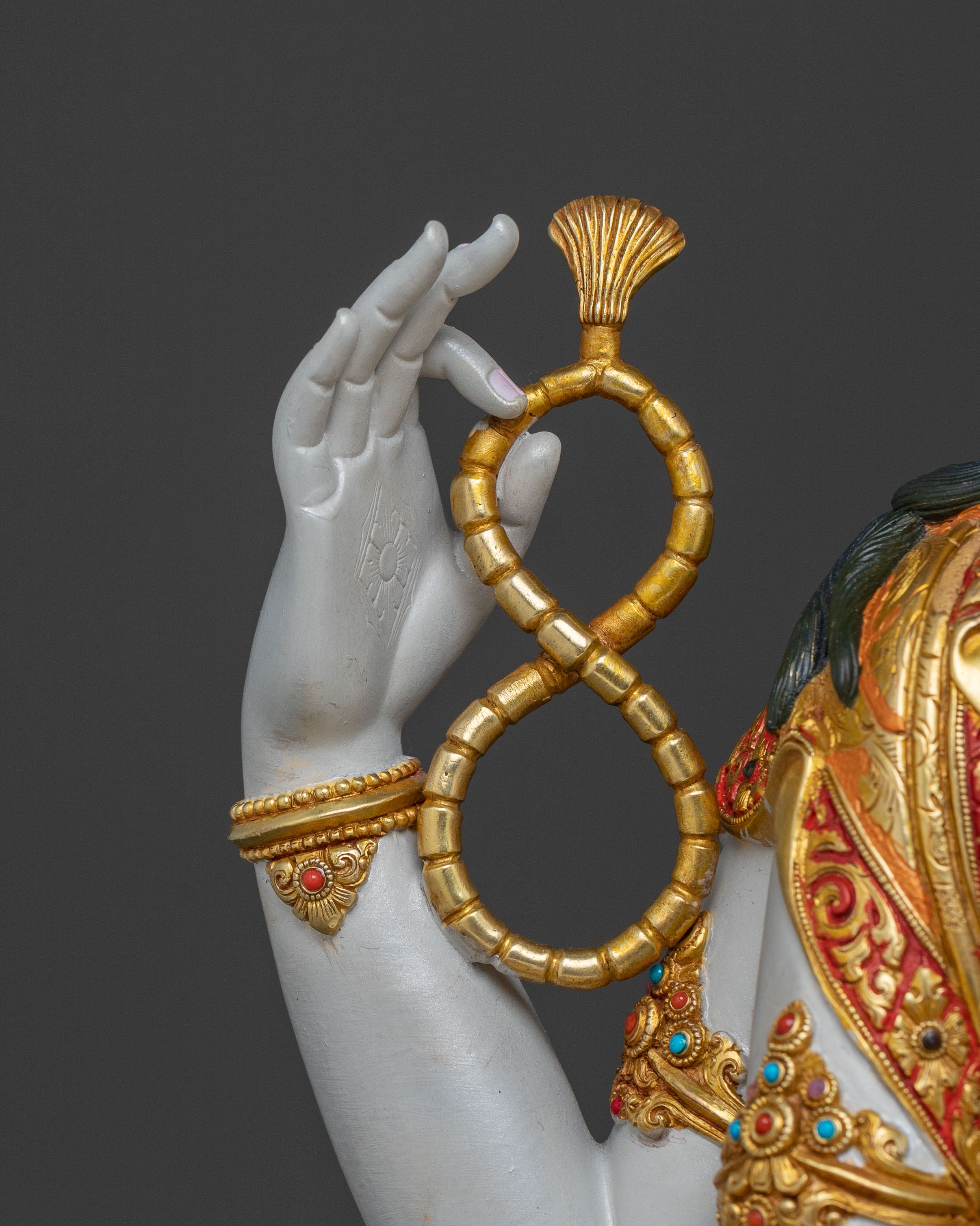 Chenrezig Golden Figurine | Buddhist Meditation Decor