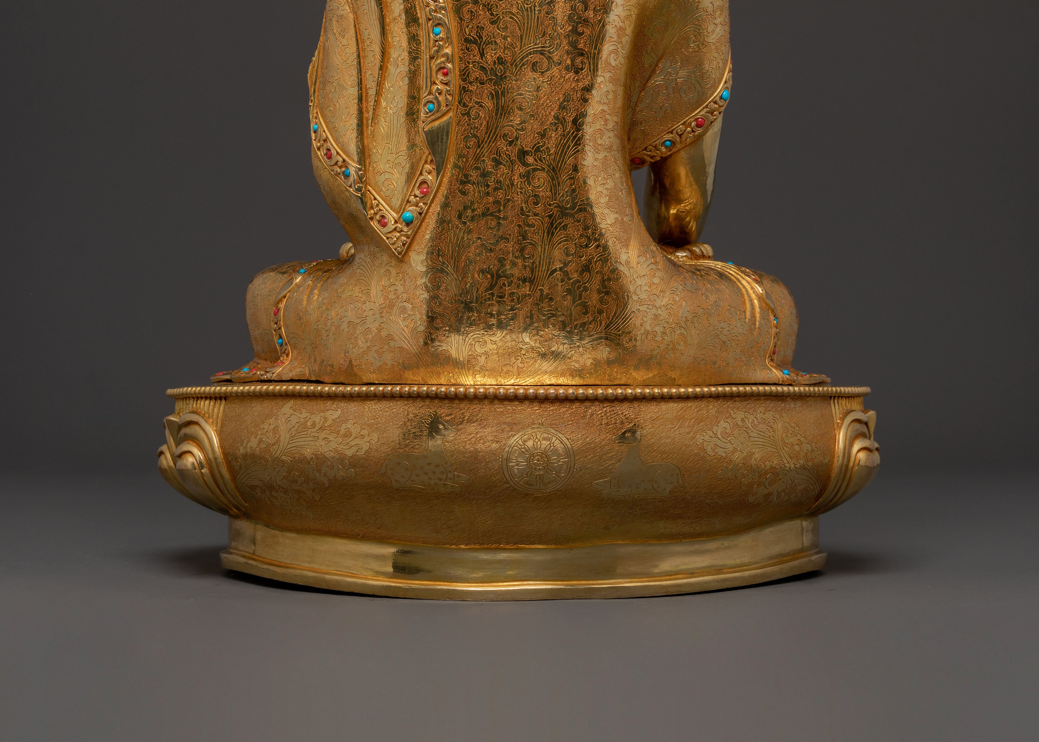 Serene Shakyamuni Buddha Statue for Altar Decor