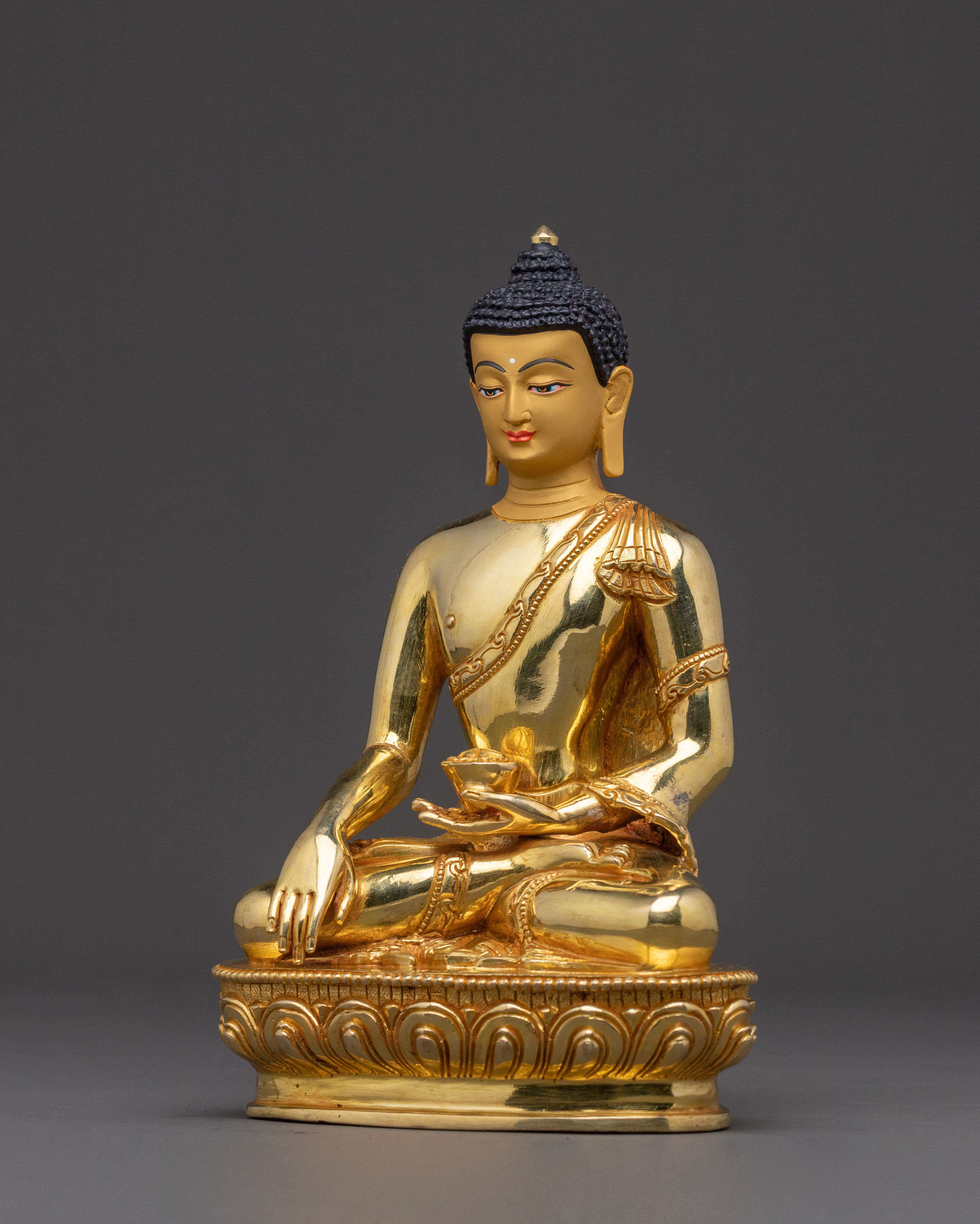 Buddha Shakyamuni Gold Gilded Statue – Serene Copper Art