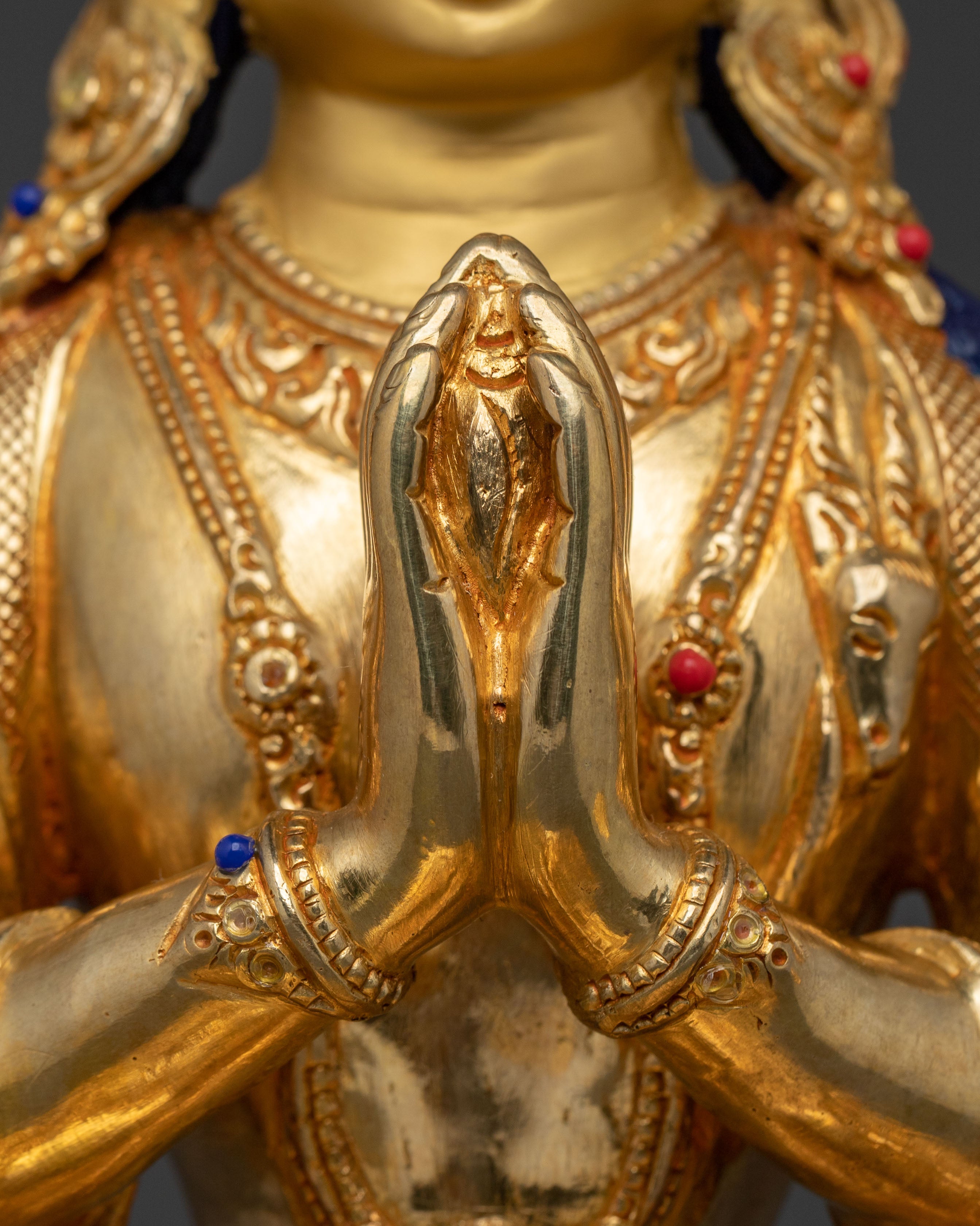 Four-Armed Chenrezig Statue: Handcrafted Figurine
