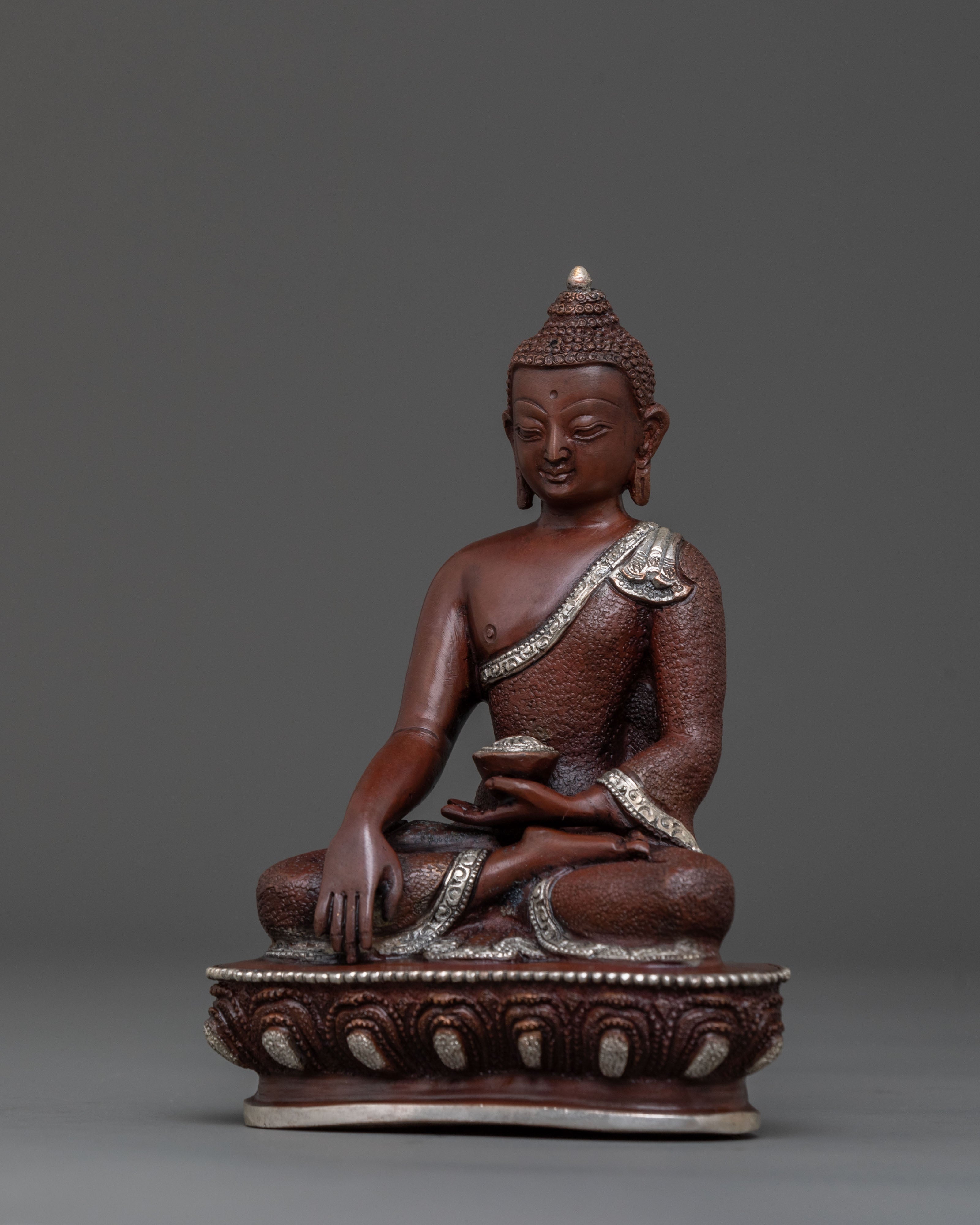 Shakyamuni Buddha Statue in Copper Body with Silver Plating