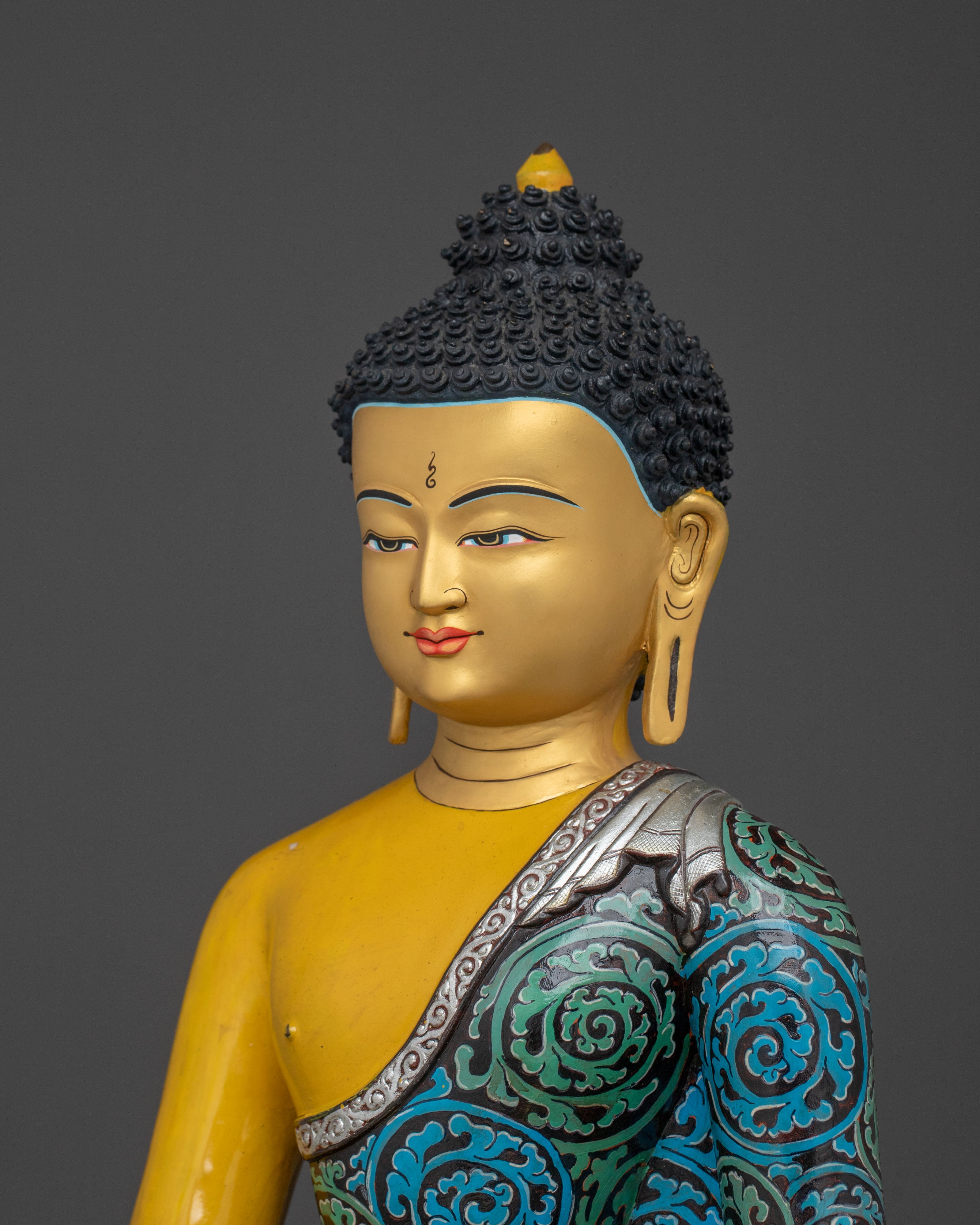 The Traditional Shakyamuni Buddha Statue in 24K Gold Gilded
