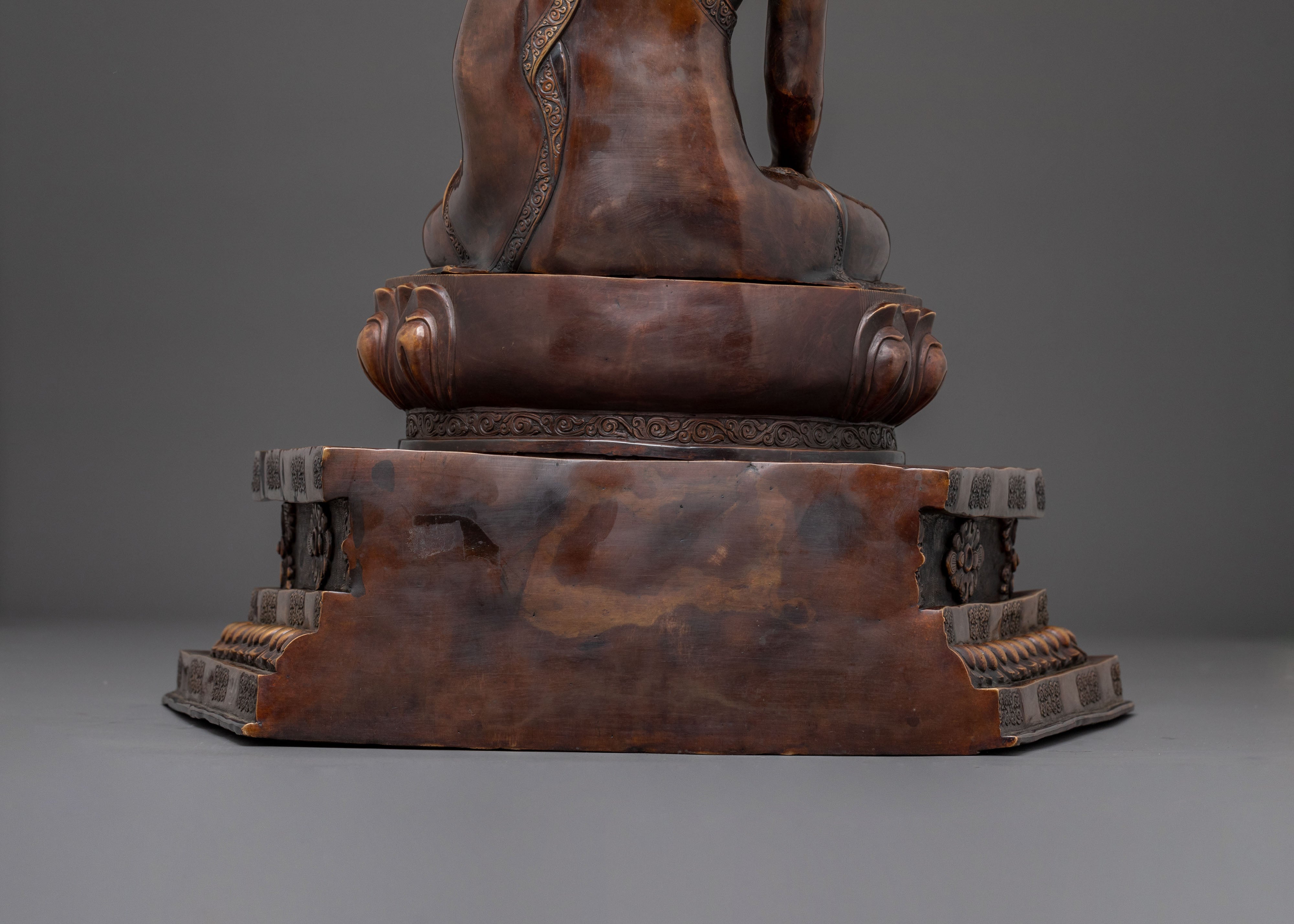 Crown Shakyamuni Buddha Statue on Throne for Rituals