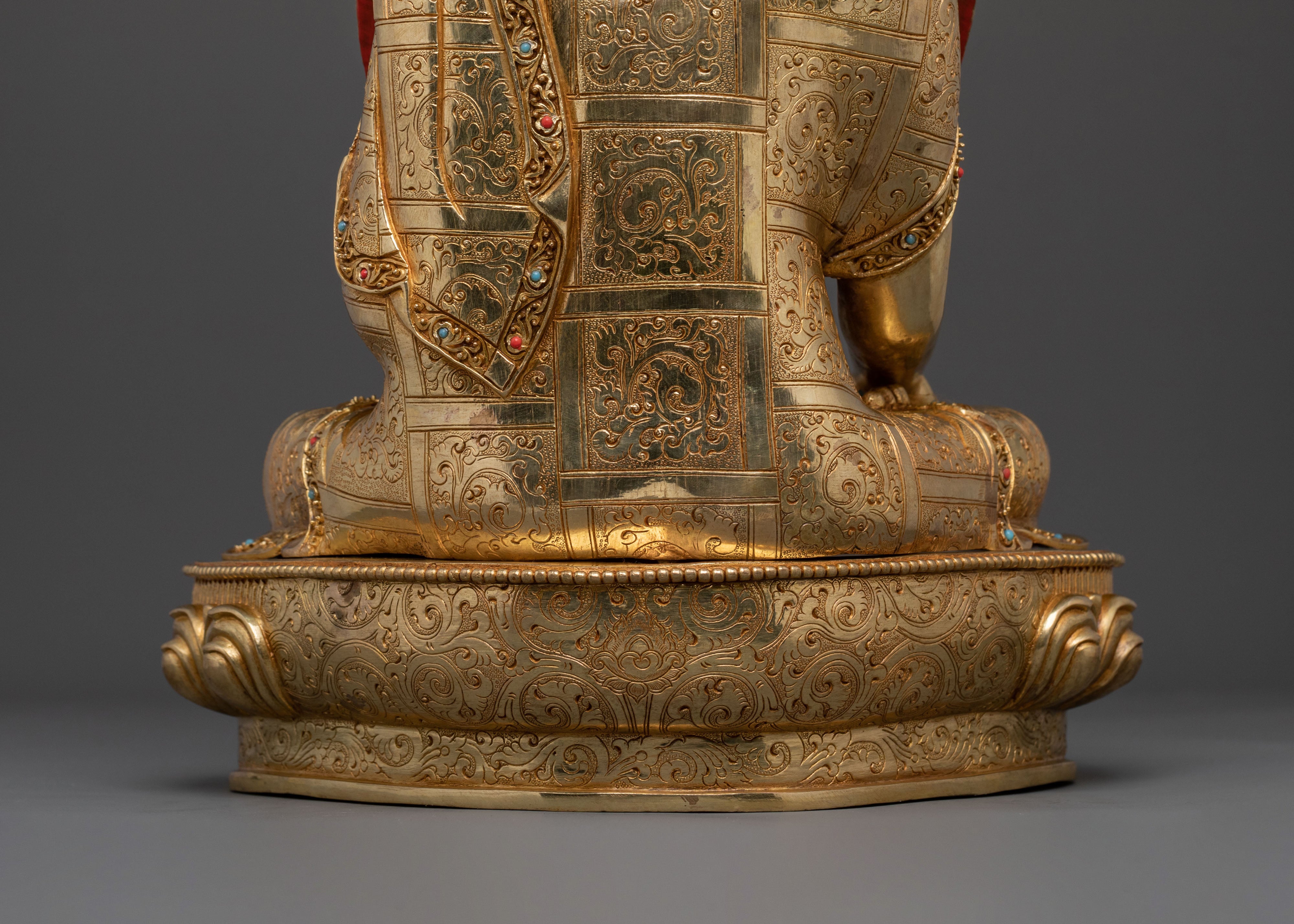 Crown Shakyamuni Buddha Magnificient Statue in Gilded Gold
