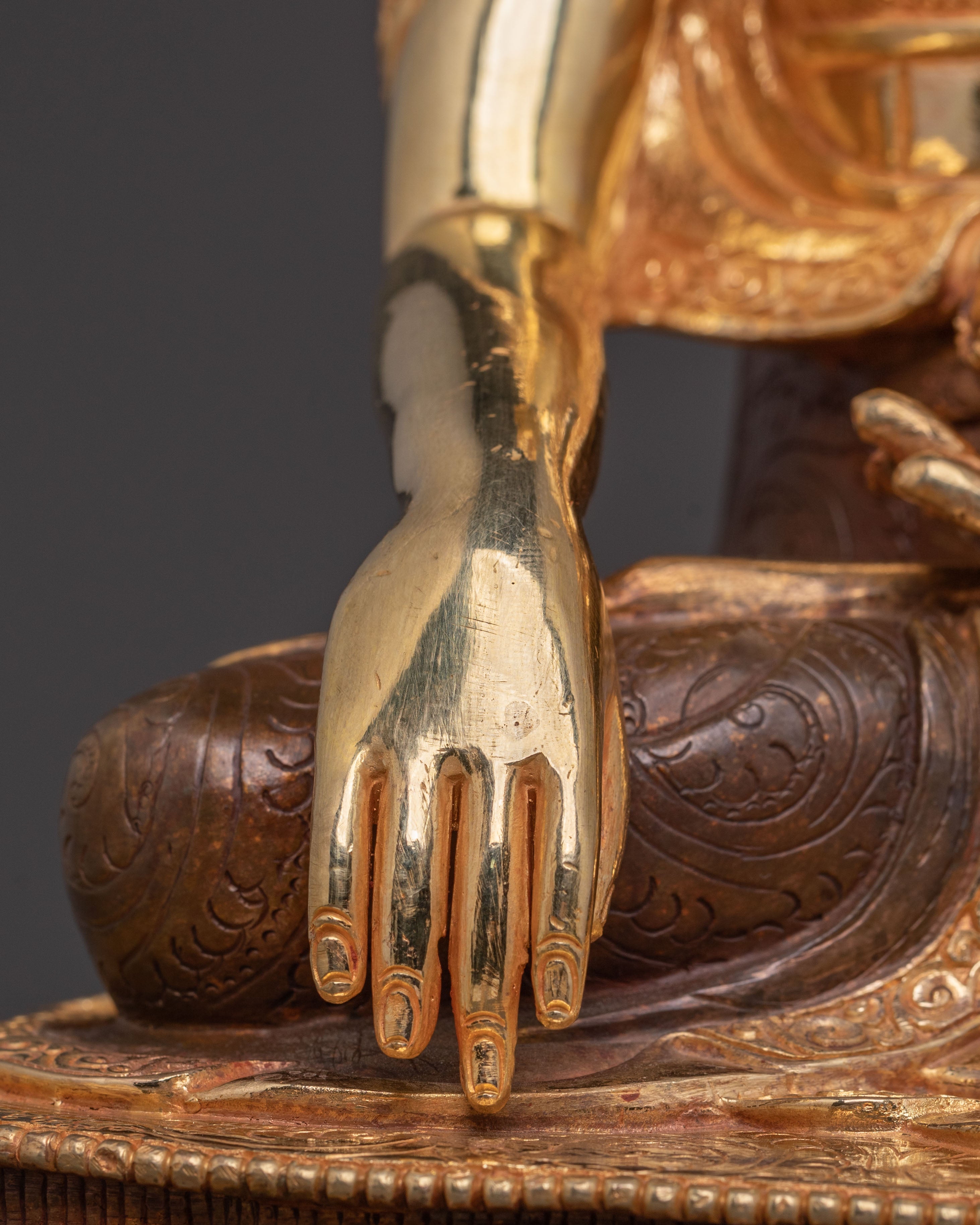 Shakyamuni Buddha Statue in Serene 24k Gold