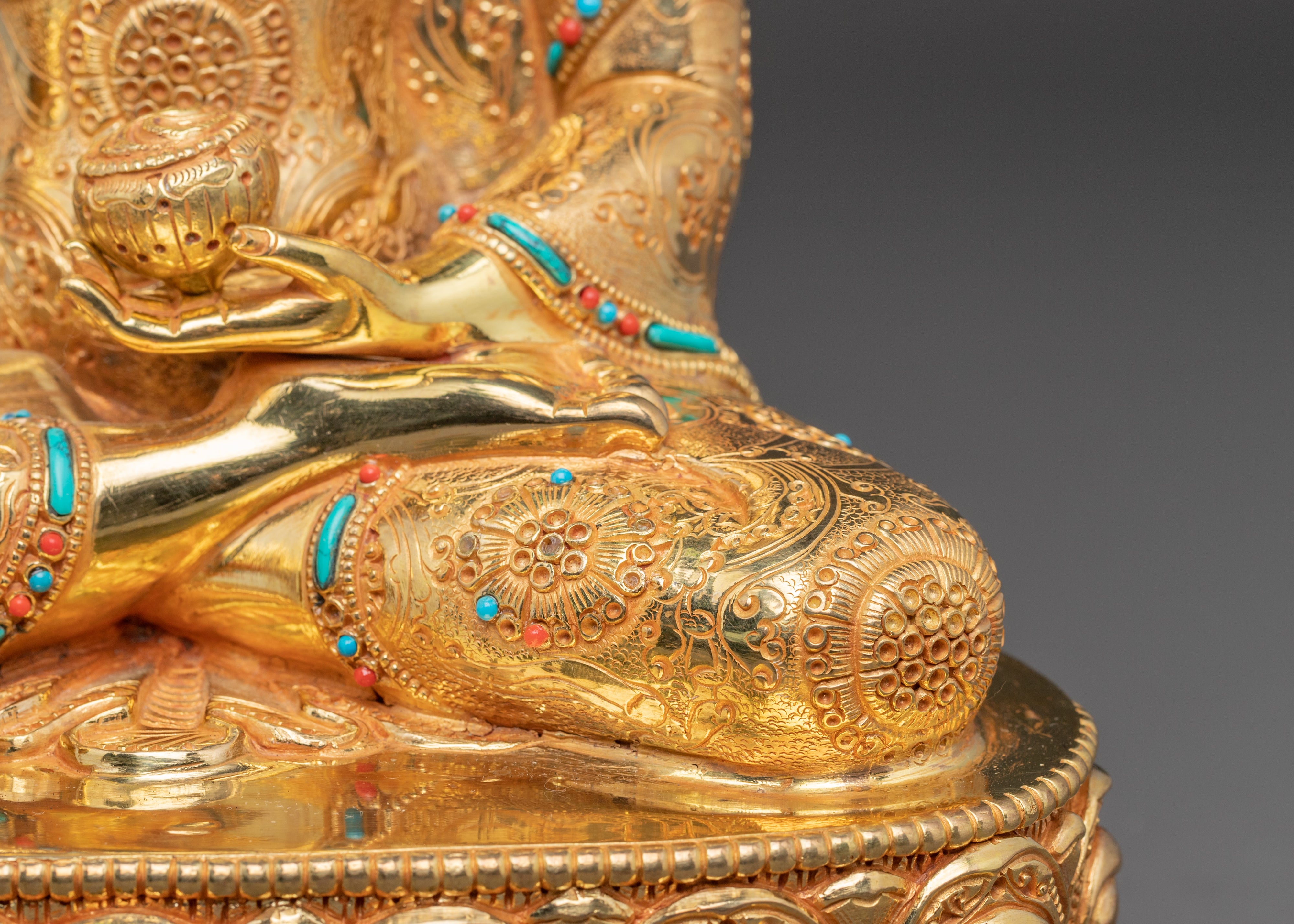 Gautama Buddha Statue: Influential Spiritual Teacher