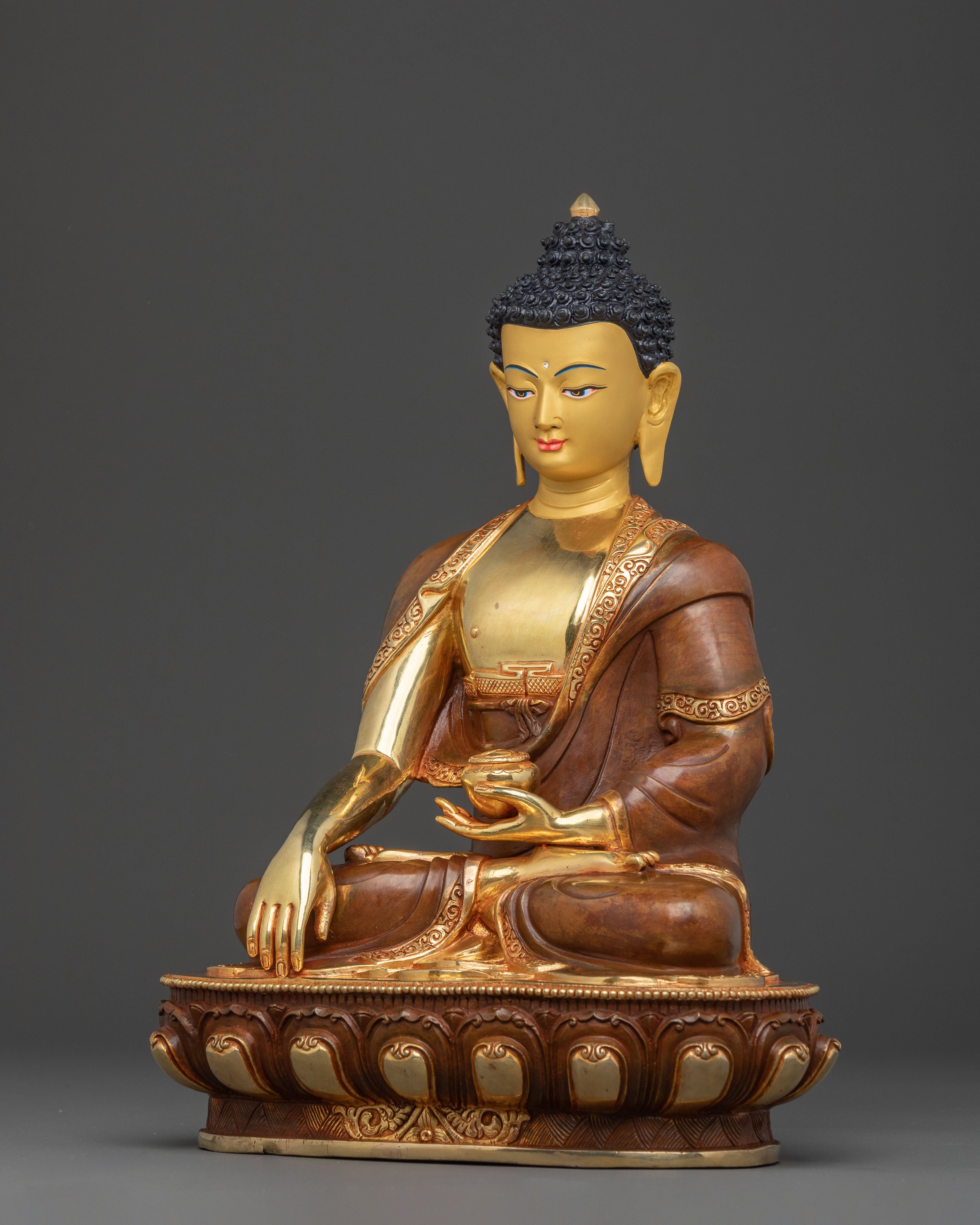 Shakyamuni Buddha Sacred Statue: Embodiment of Enlightenment