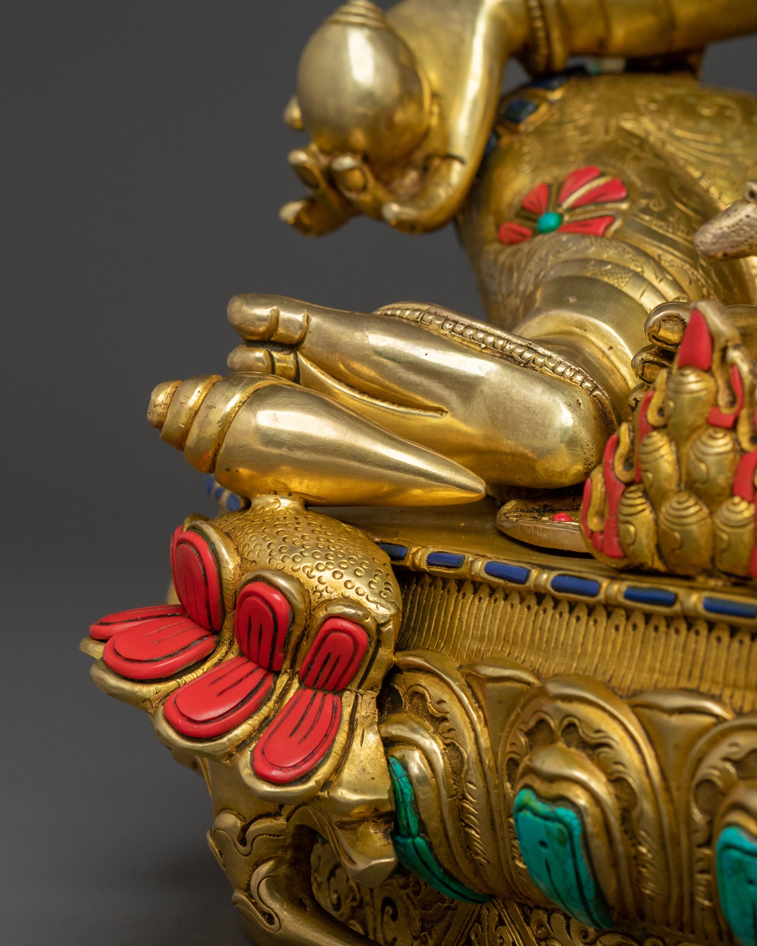 Wealth Guardian: Dzambhala Golden Statue
