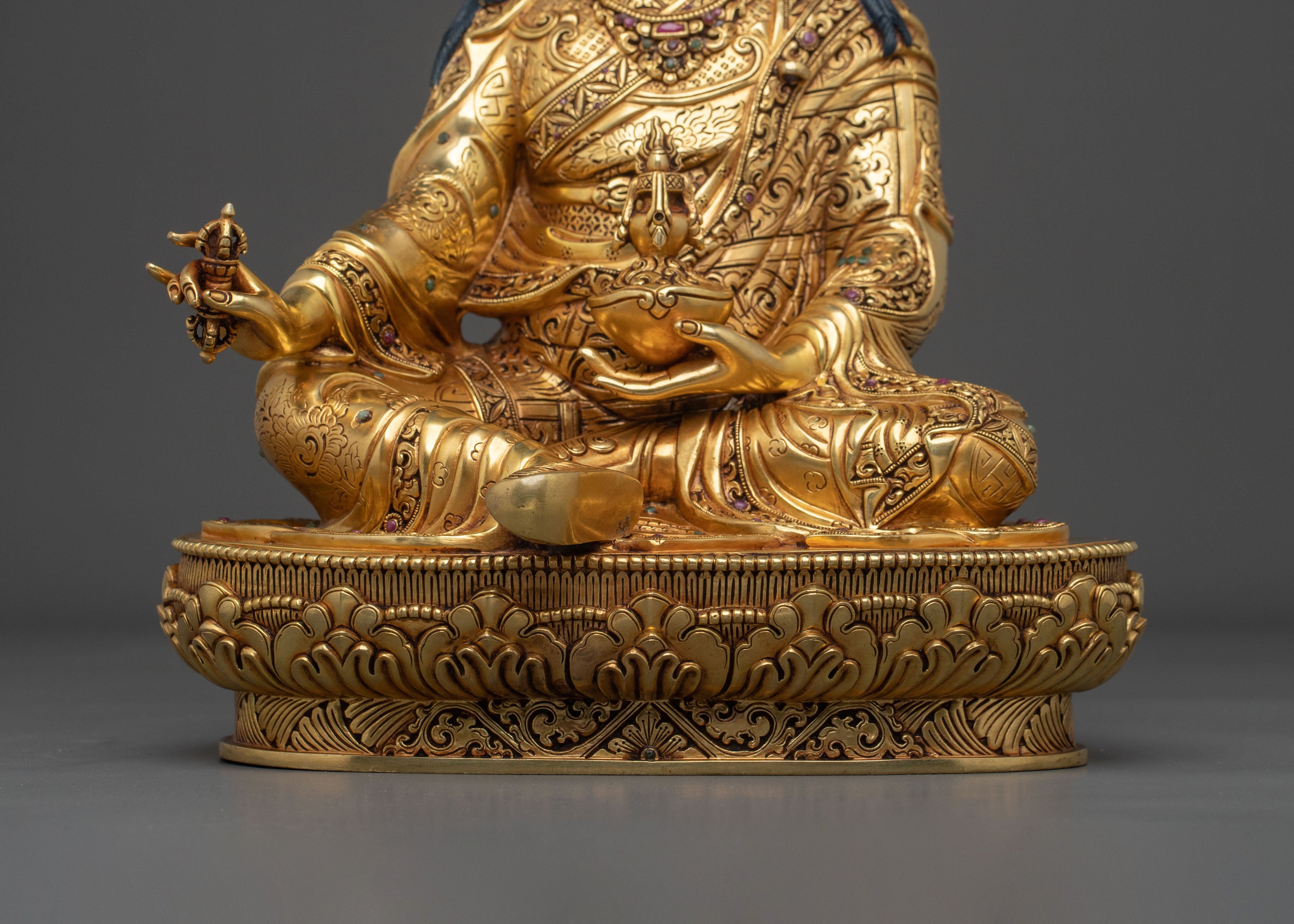 Guru Rinpoche Enlightenment Statue: Buddhist Altar Decoration