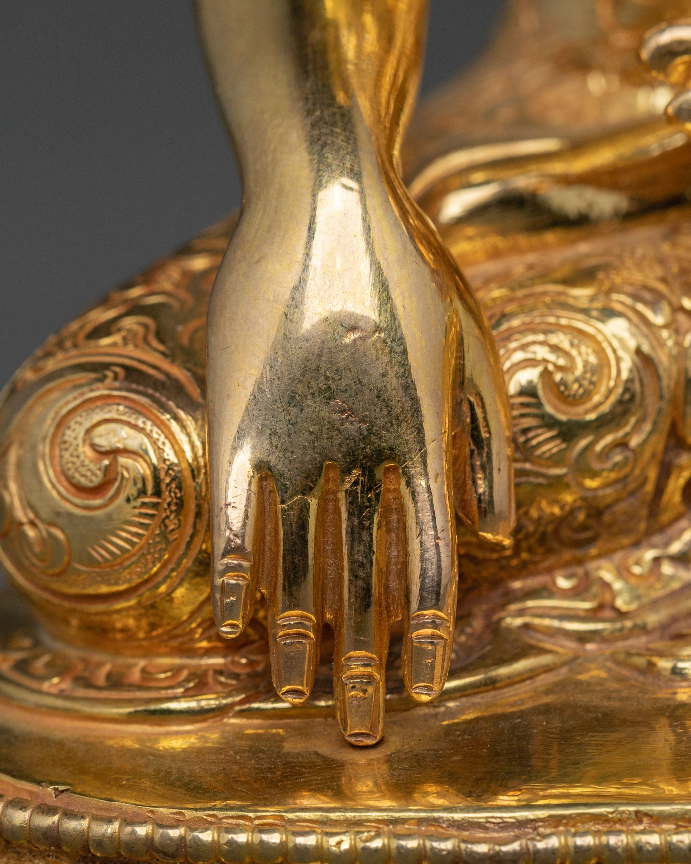 Peaceful Buddha Shakyamuni Statue, Gold Gilded