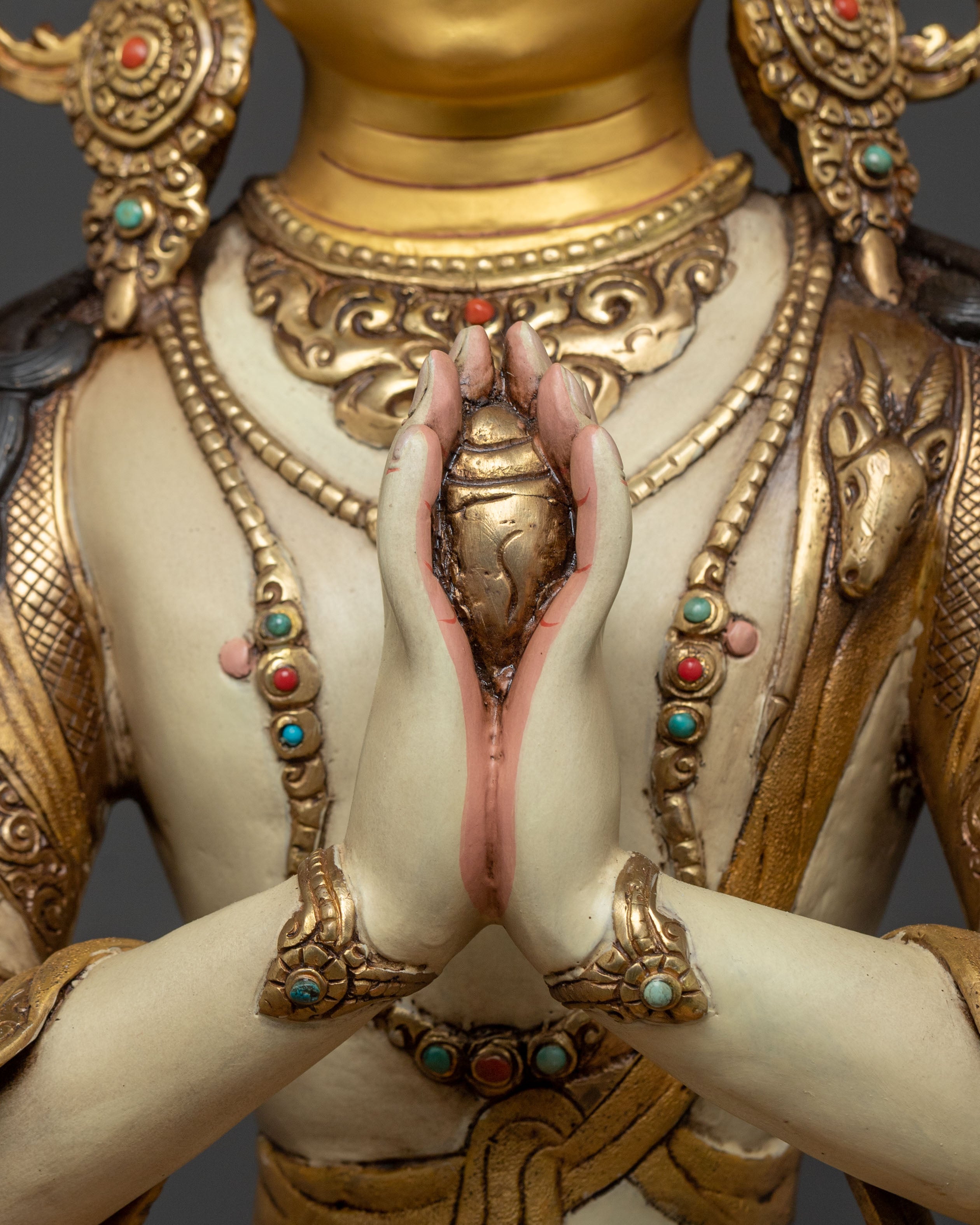 Elegant 24K Gilded Chenrezig Home Decor Statue