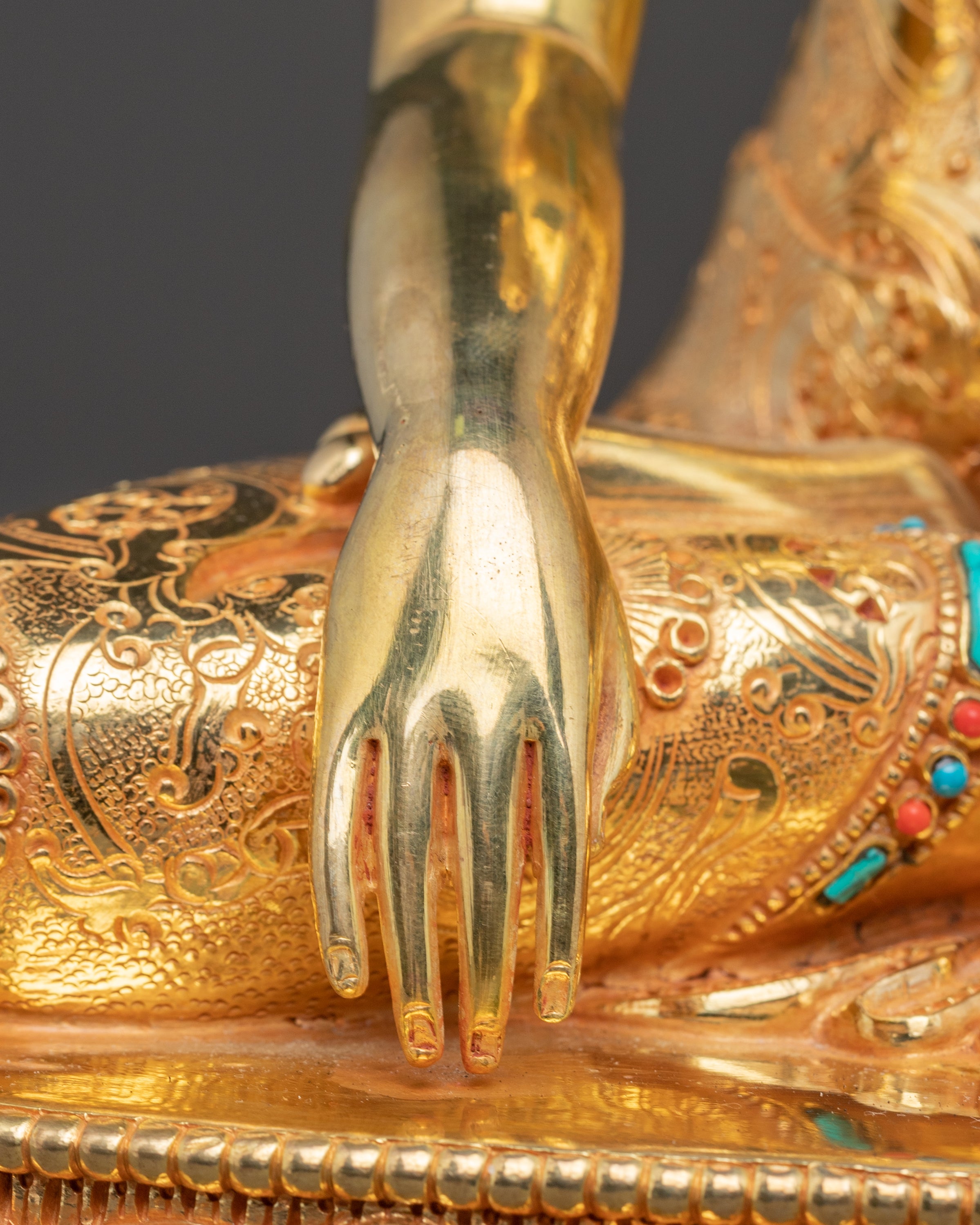 Gautama Buddha Statue: Influential Spiritual Teacher