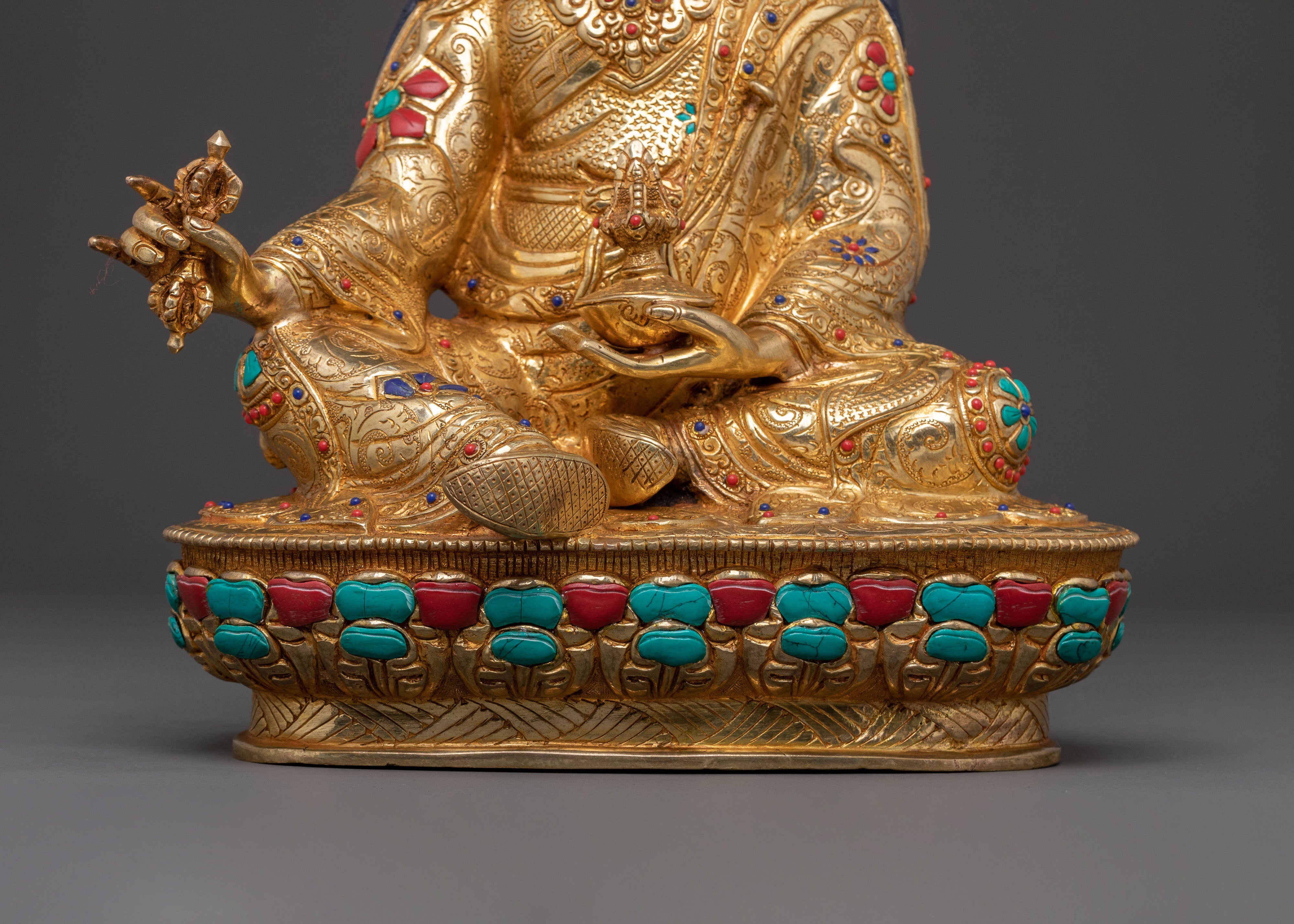 Sacred Guru Rinpoche Statue for Meditation