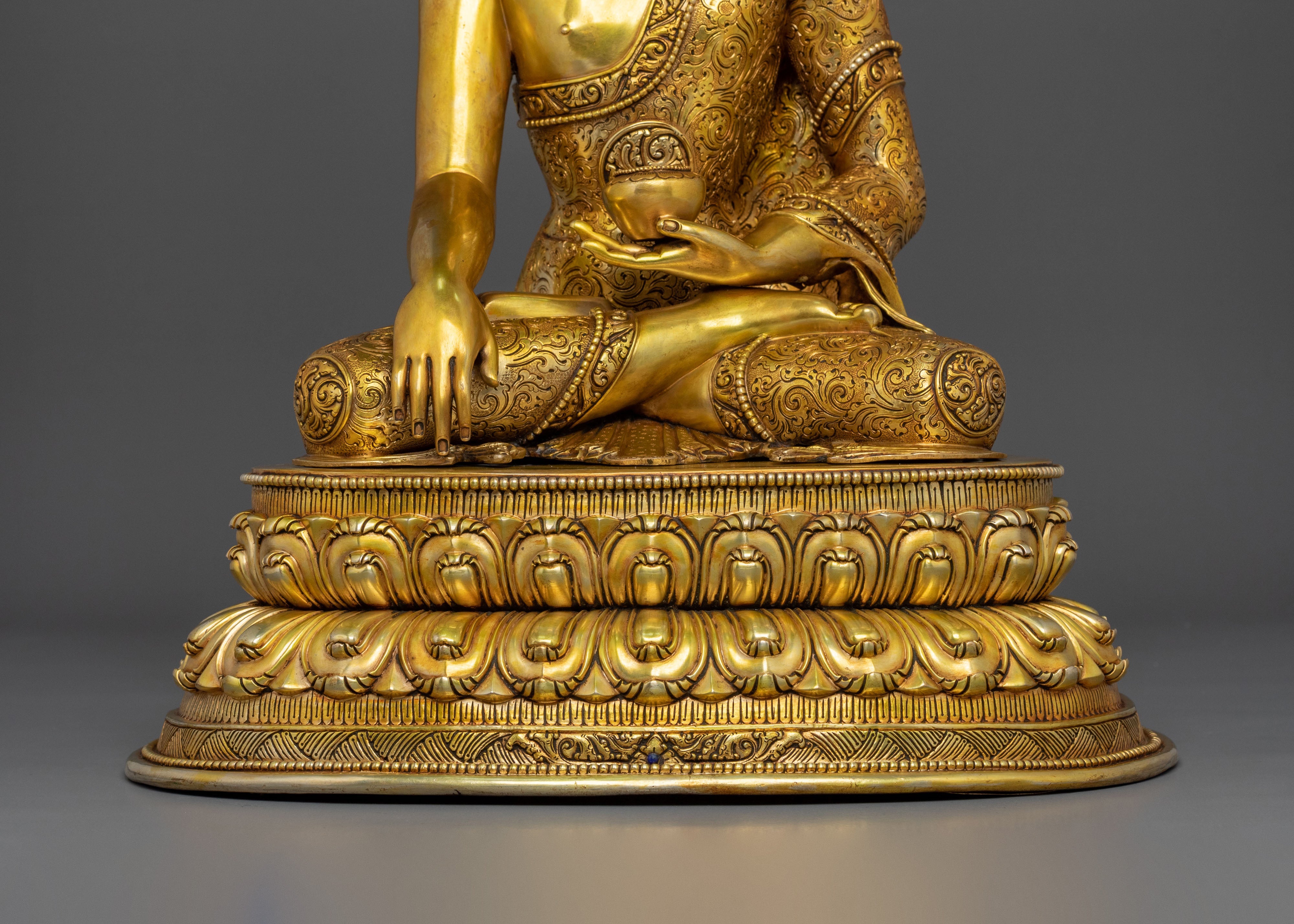 Shakyamuni Buddha Divine Figurine for Altar