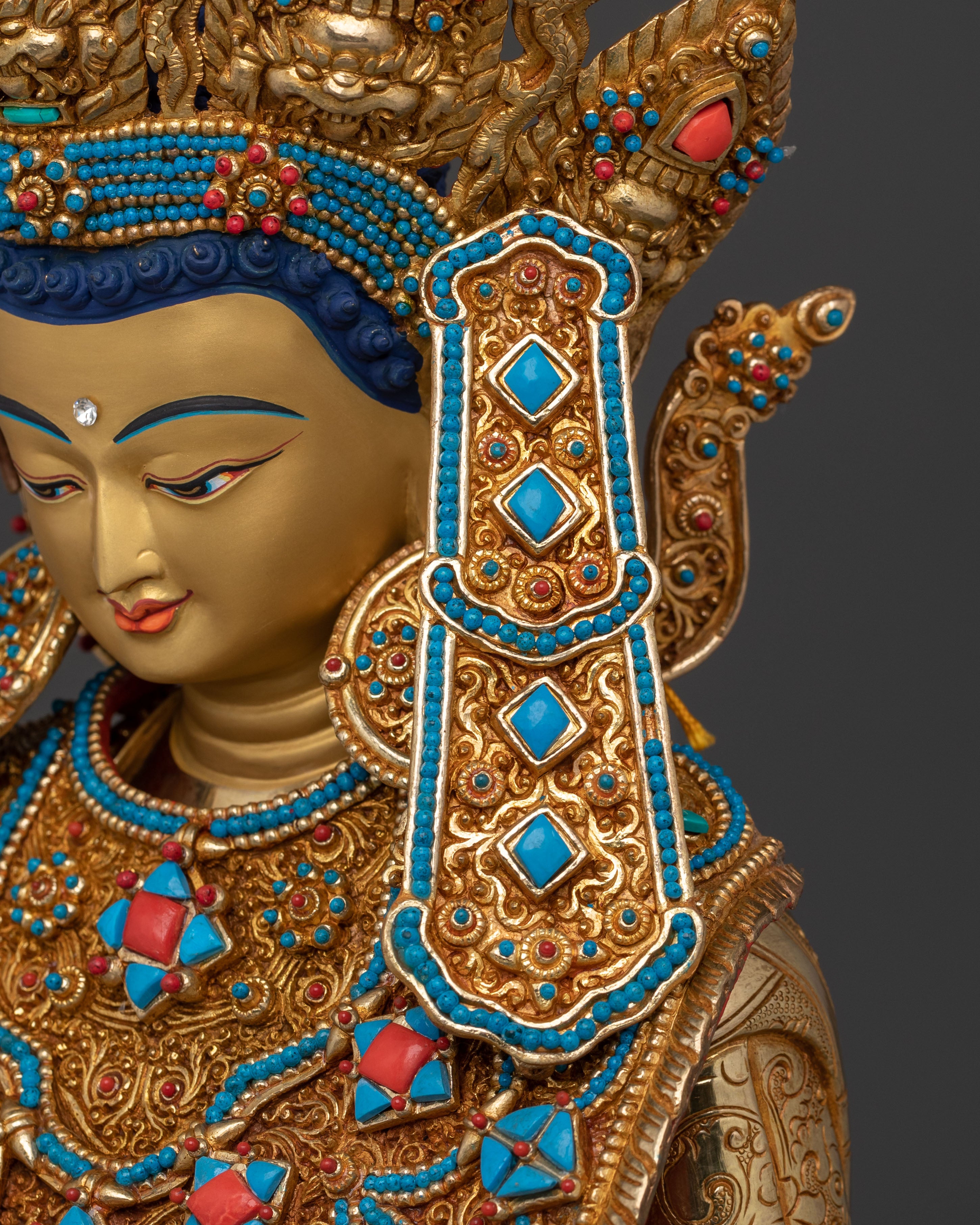Crown Shakyamuni Buddha Magnificient Statue in Gilded Gold