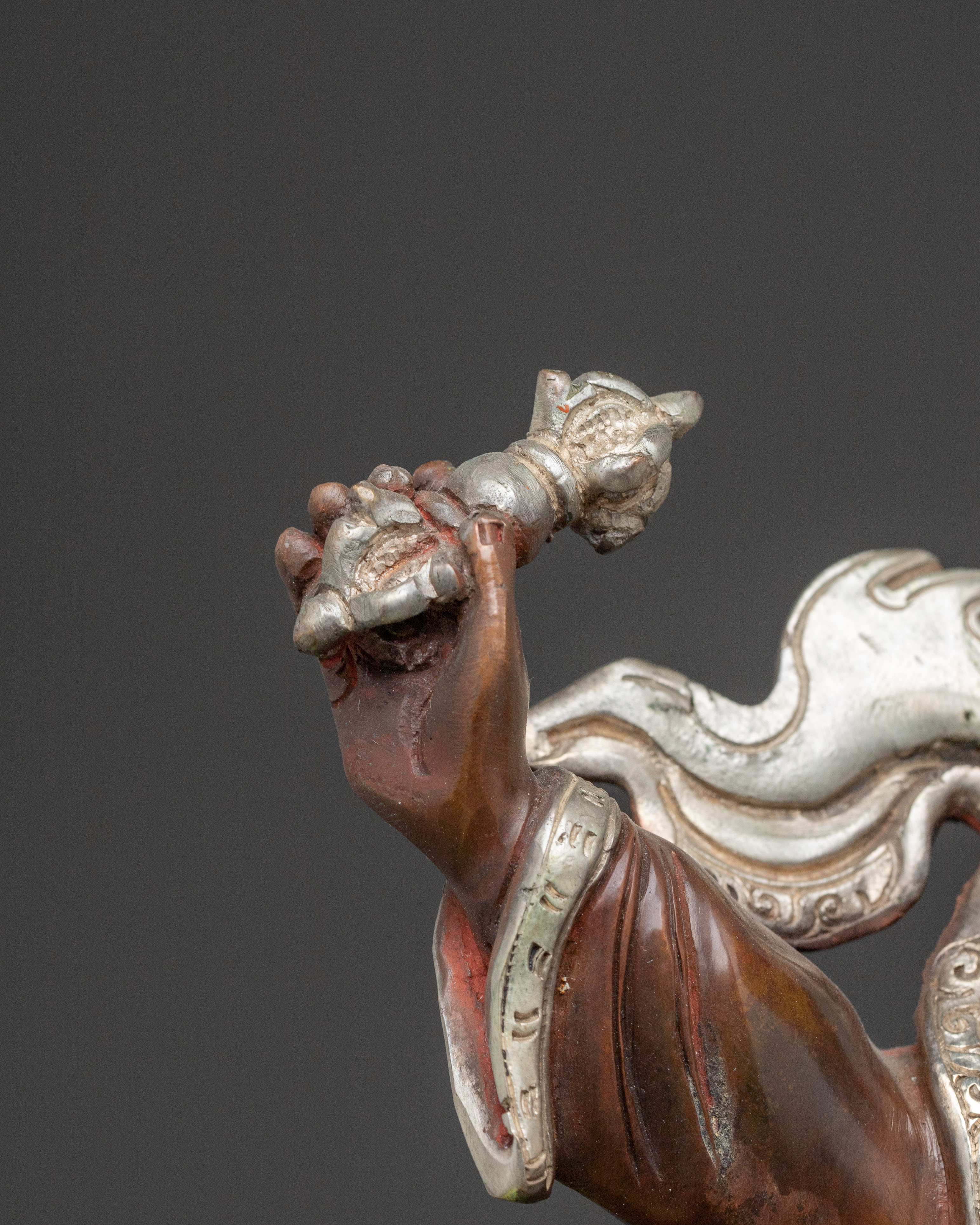 Droje Legpa: Gilded Protector Statue