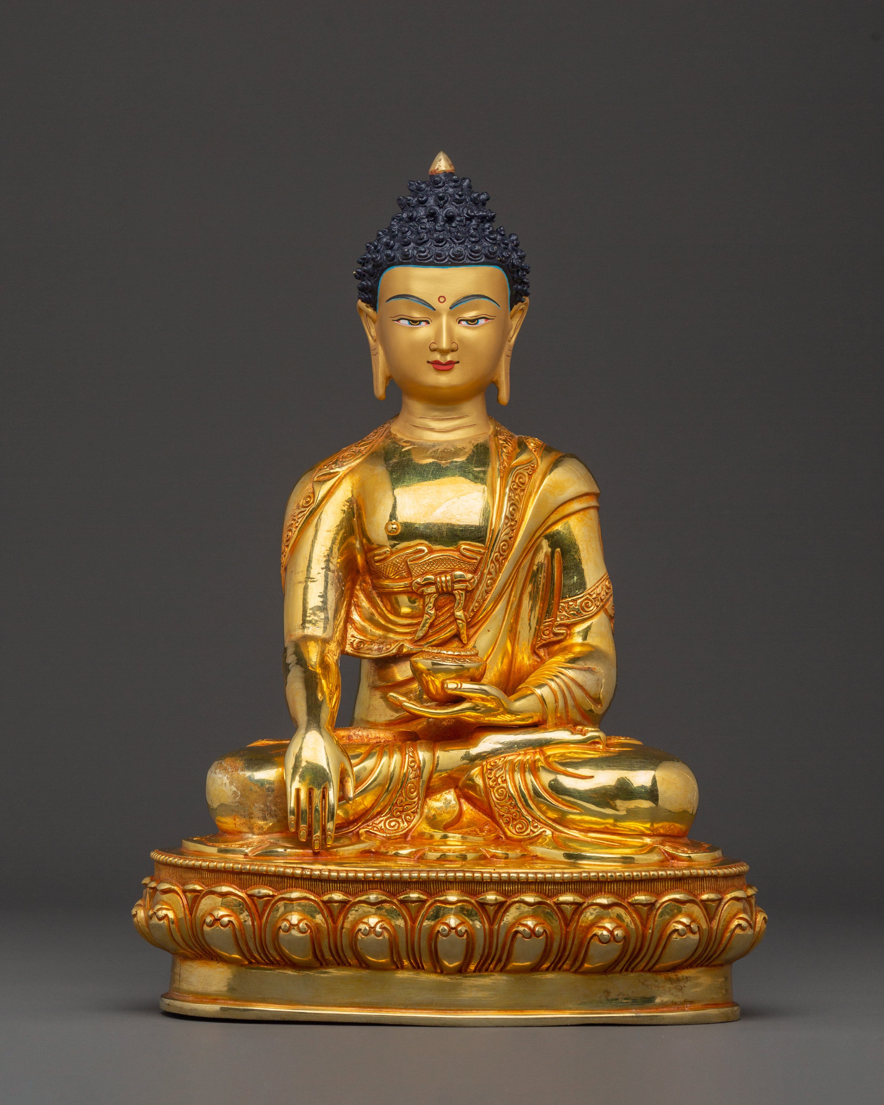 Sage Shakyamuni Buddha Statue