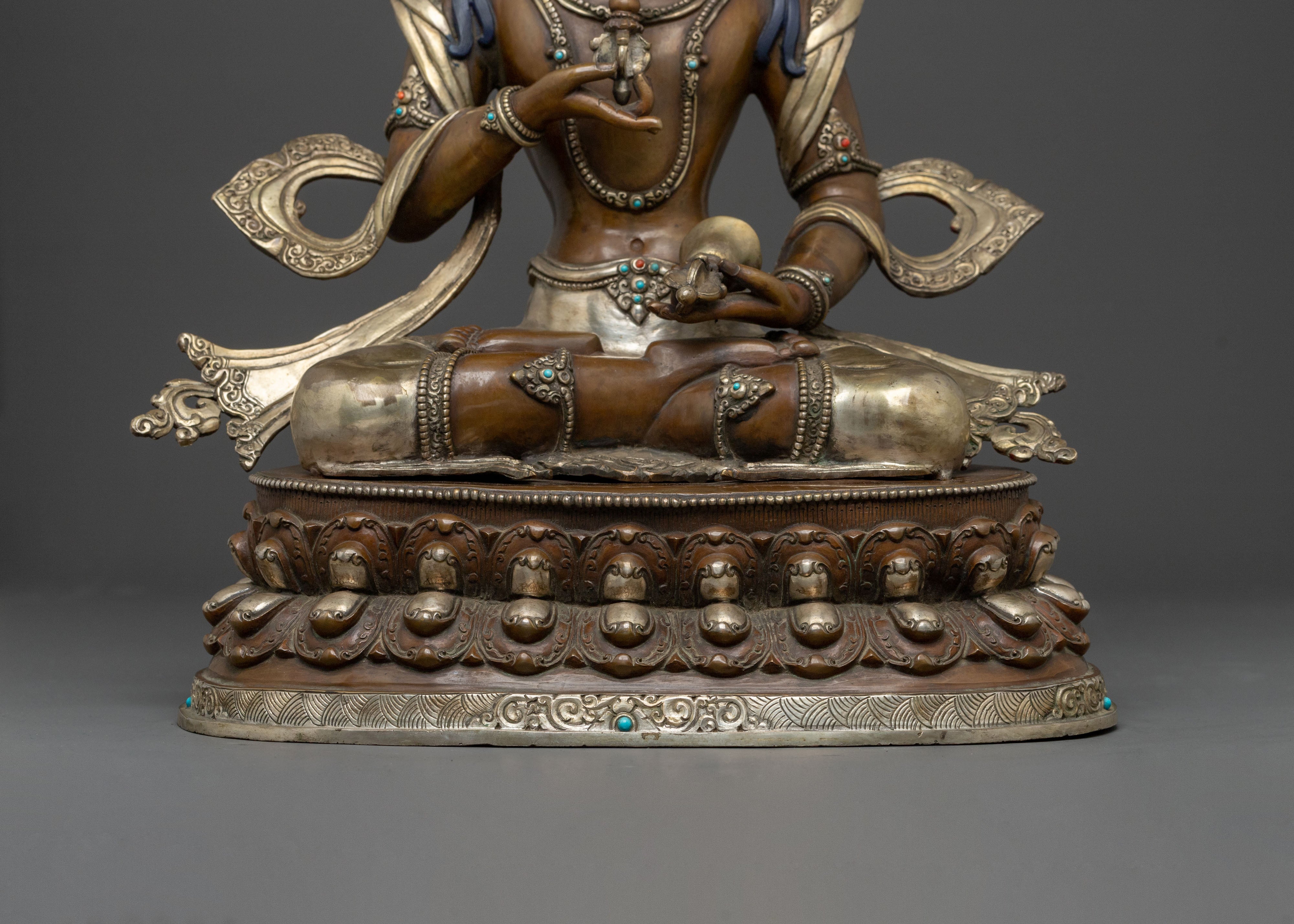 Vajrasattva Statue: Exquisite Nepalese Craftsmanship