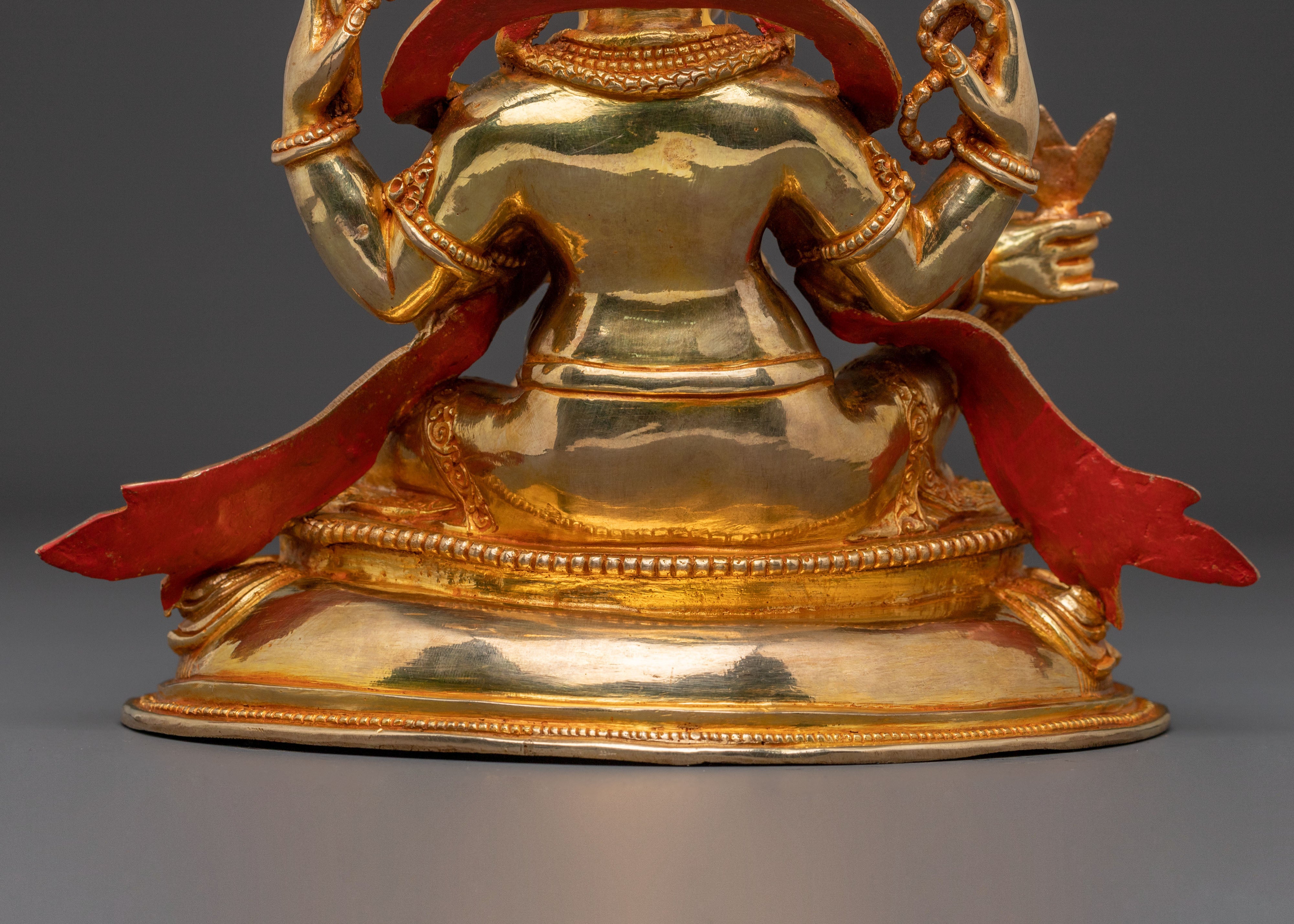 Lord Ganesha Golden Statue: Handcrafted Serenity