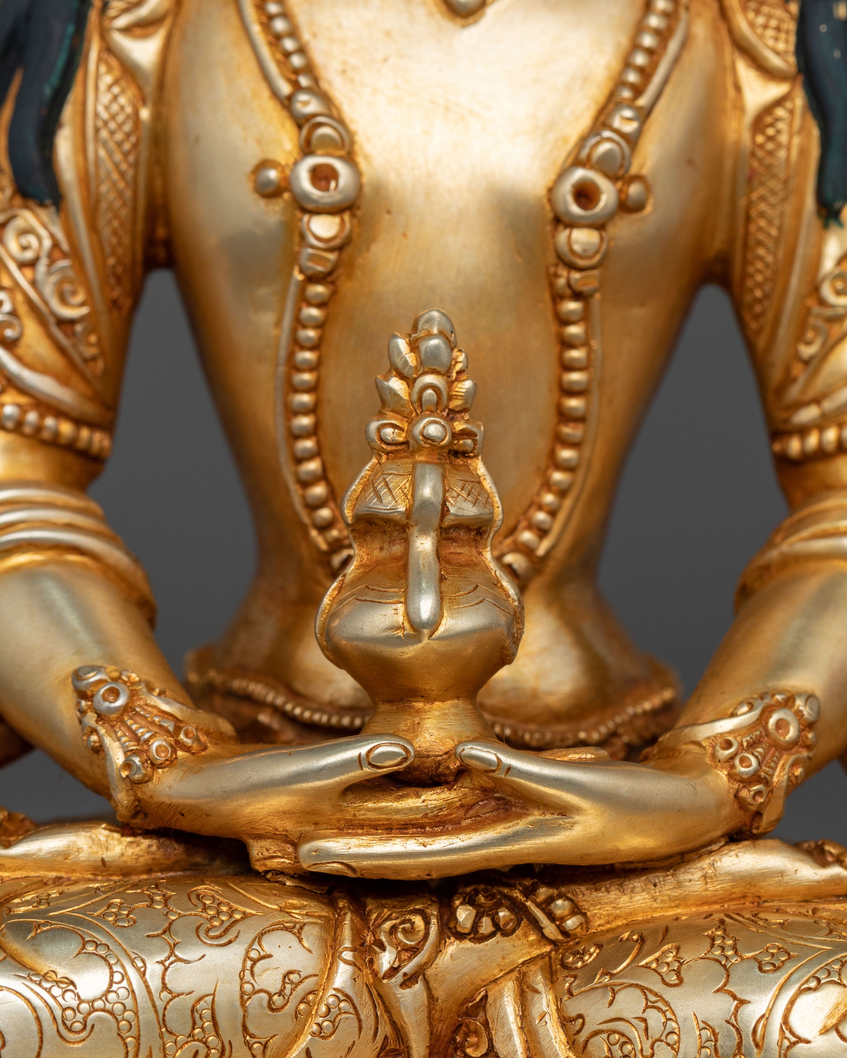 Long Life Deity Amitayus Statue – Serene Gilded Copper