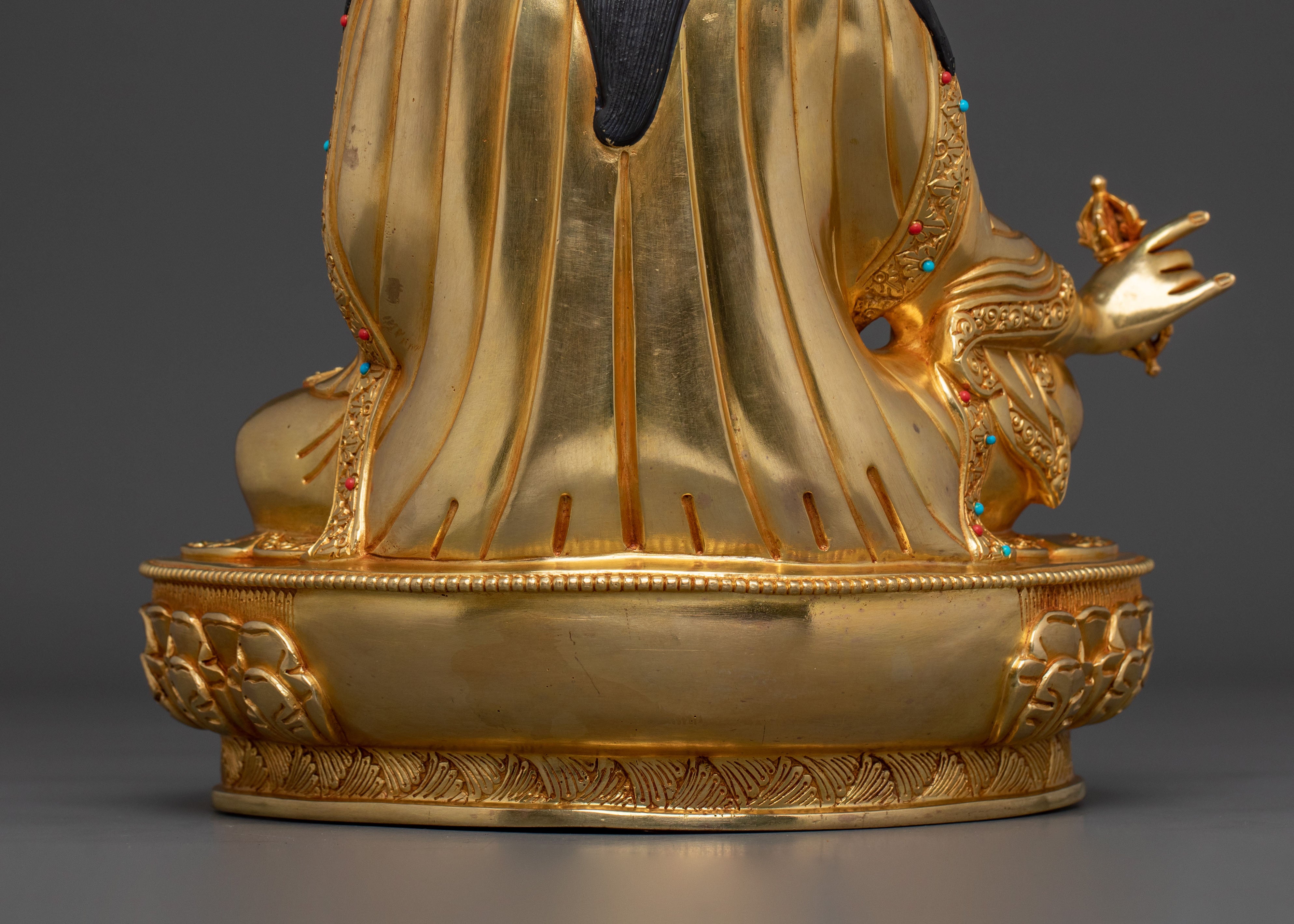 Guru Rinpoche Sculpture | Tantric Master of Tibetan Buddhism
