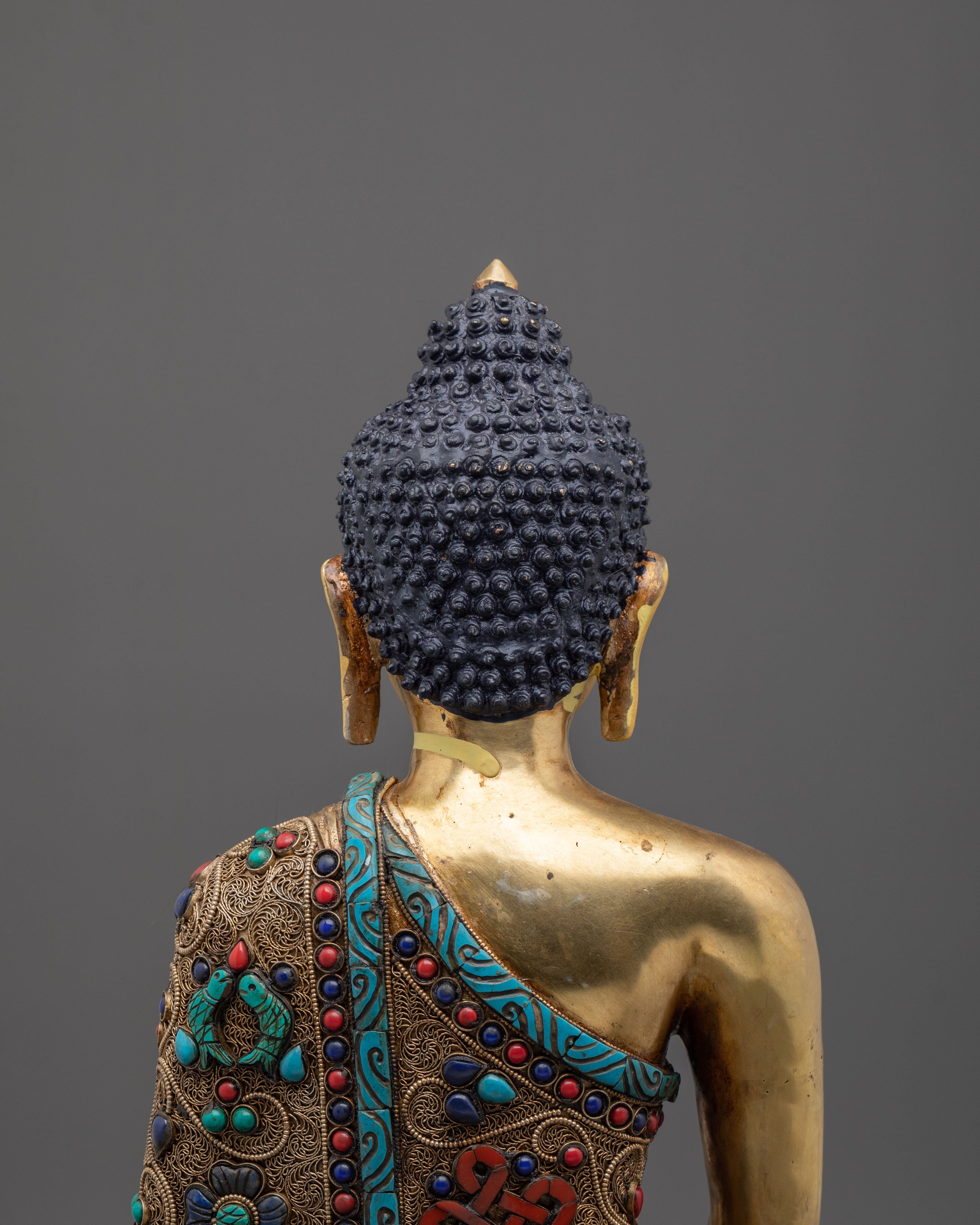 A Serene Shakyasimha Shakyamuni Statue: Symbol of Peace