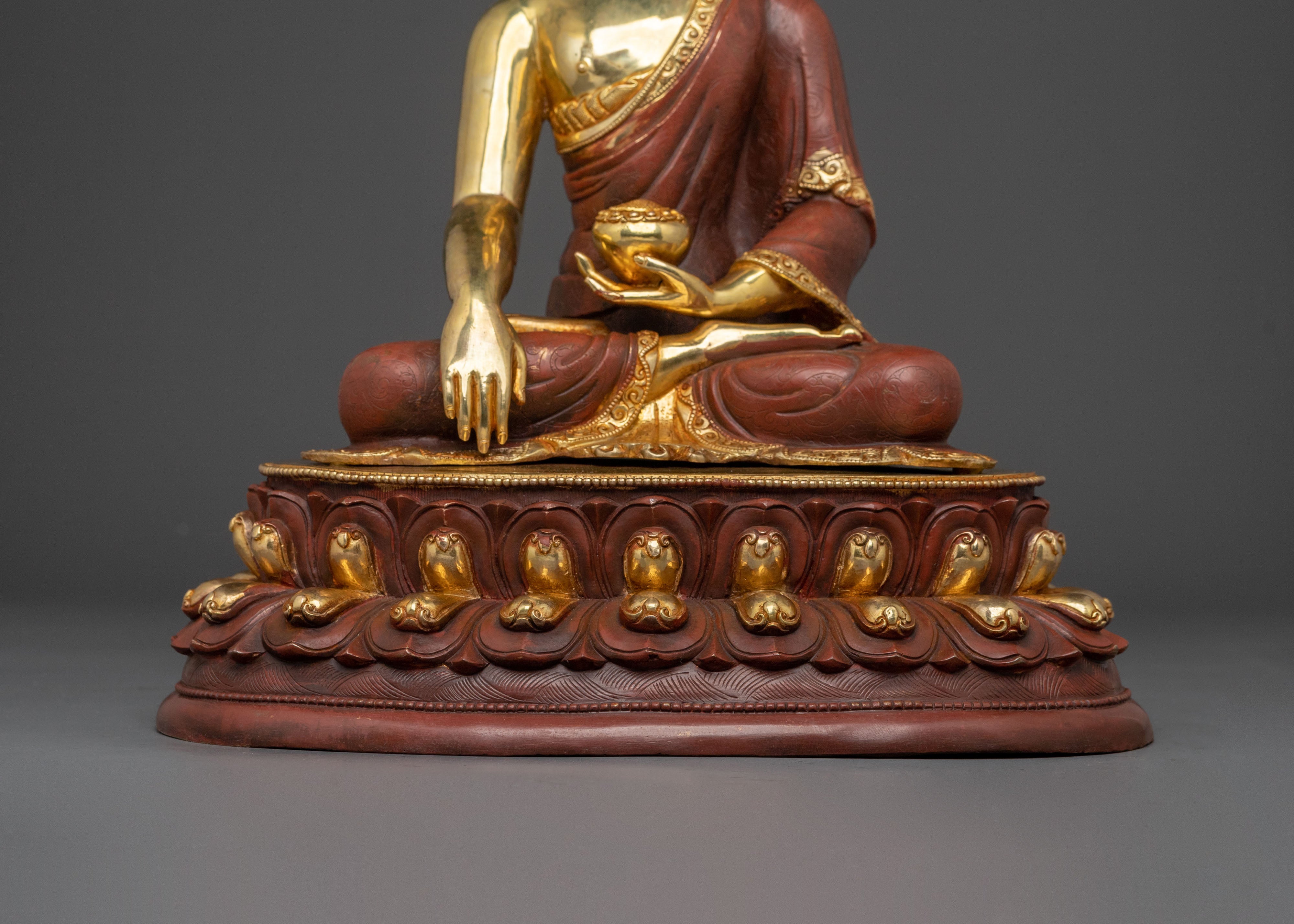 buddha of enlightenment shakyamuni sculpture