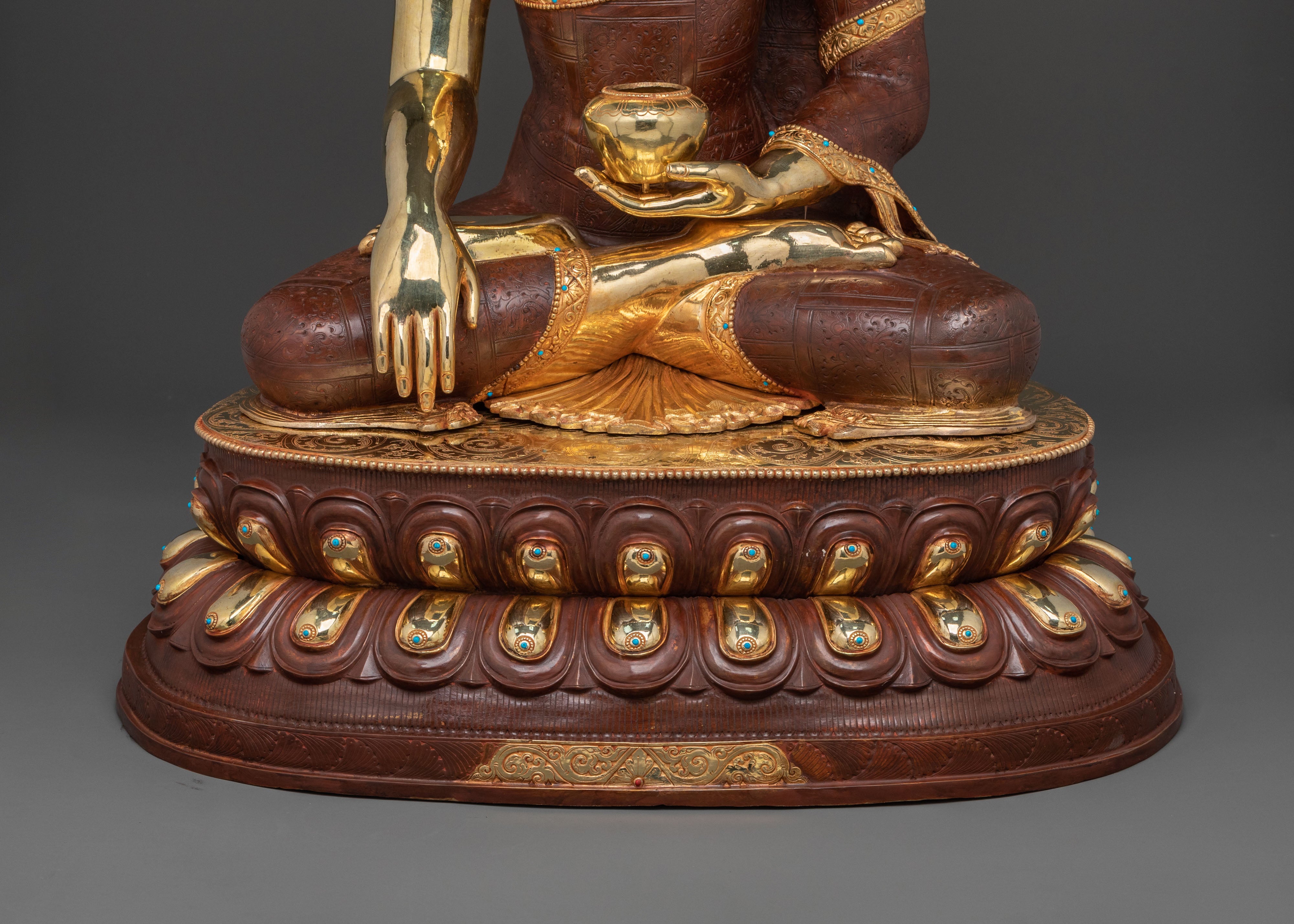 Serene Figure of Shakyamuni Buddha | Altar Decor
